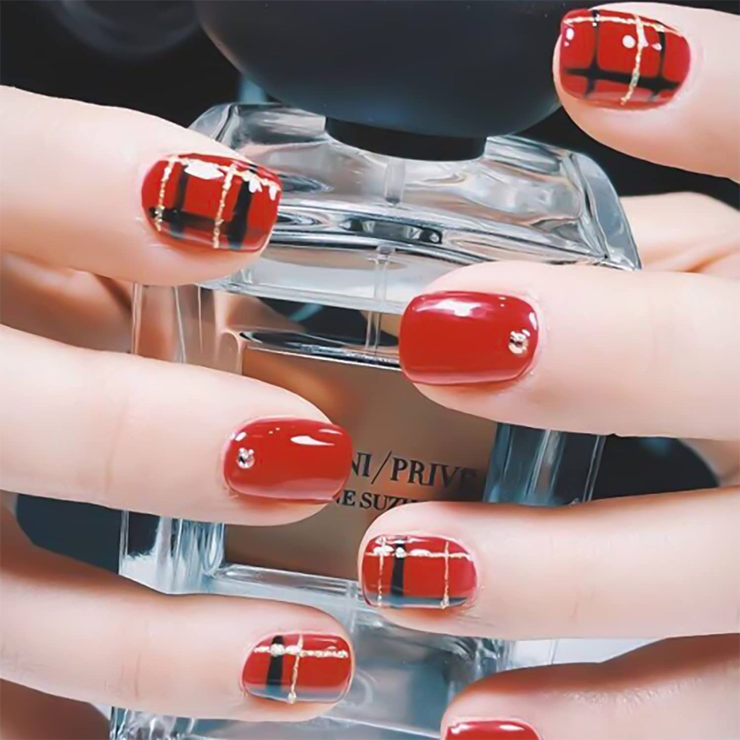 SILPECWEE 16 Sheets Red Plaid Nail Polish Strips for Women Nail Stickers Full Nail Wraps Self Adhesive Nail Sticker Polish Gel Nail Strips Stick on Nails with 1pc Nail File