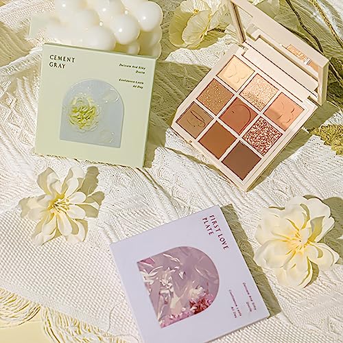 9 Color Eyeshadow Palette with Brushes - Matte & Shimmer