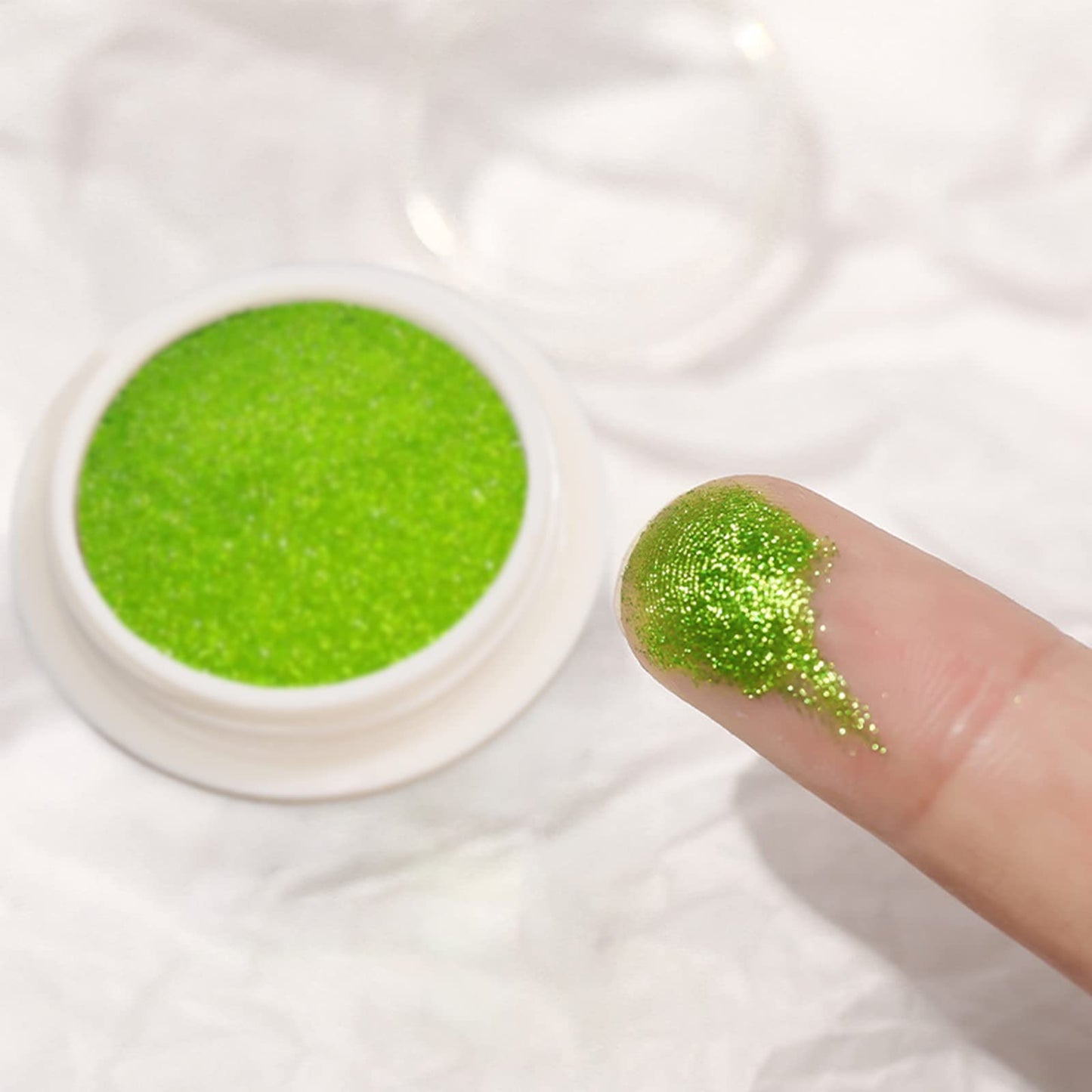 1 Jar Emerald Green Chrome Nail Powder Metallic Magic Mirror Effect Solid Manicure Glitter Pigment Dust for Gel Nails Polish Nail Art Decoration Design with Tool