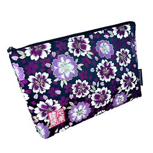 Brocade zipper pouch, lined with Nishijin brocade, size M. (Kuromurasakiyaezakura)