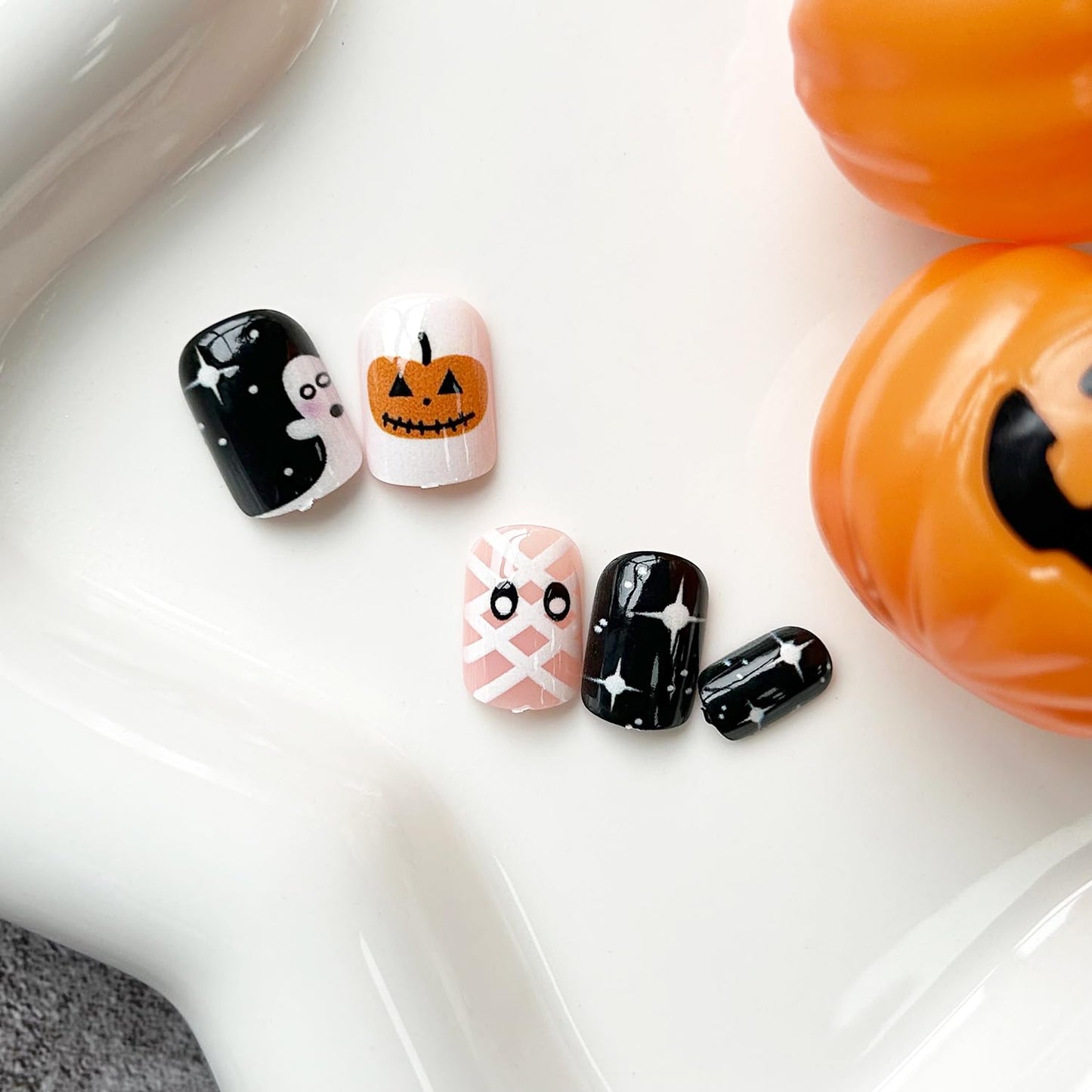 Halloween Press on Nails Short Square Fake Nails with Glue Cute Eye Stars Ghost Pumpkin False Nails Coffin Nail Tips Acrylic Artificial Glue Stick on Nails for Women Party Gift24pcs