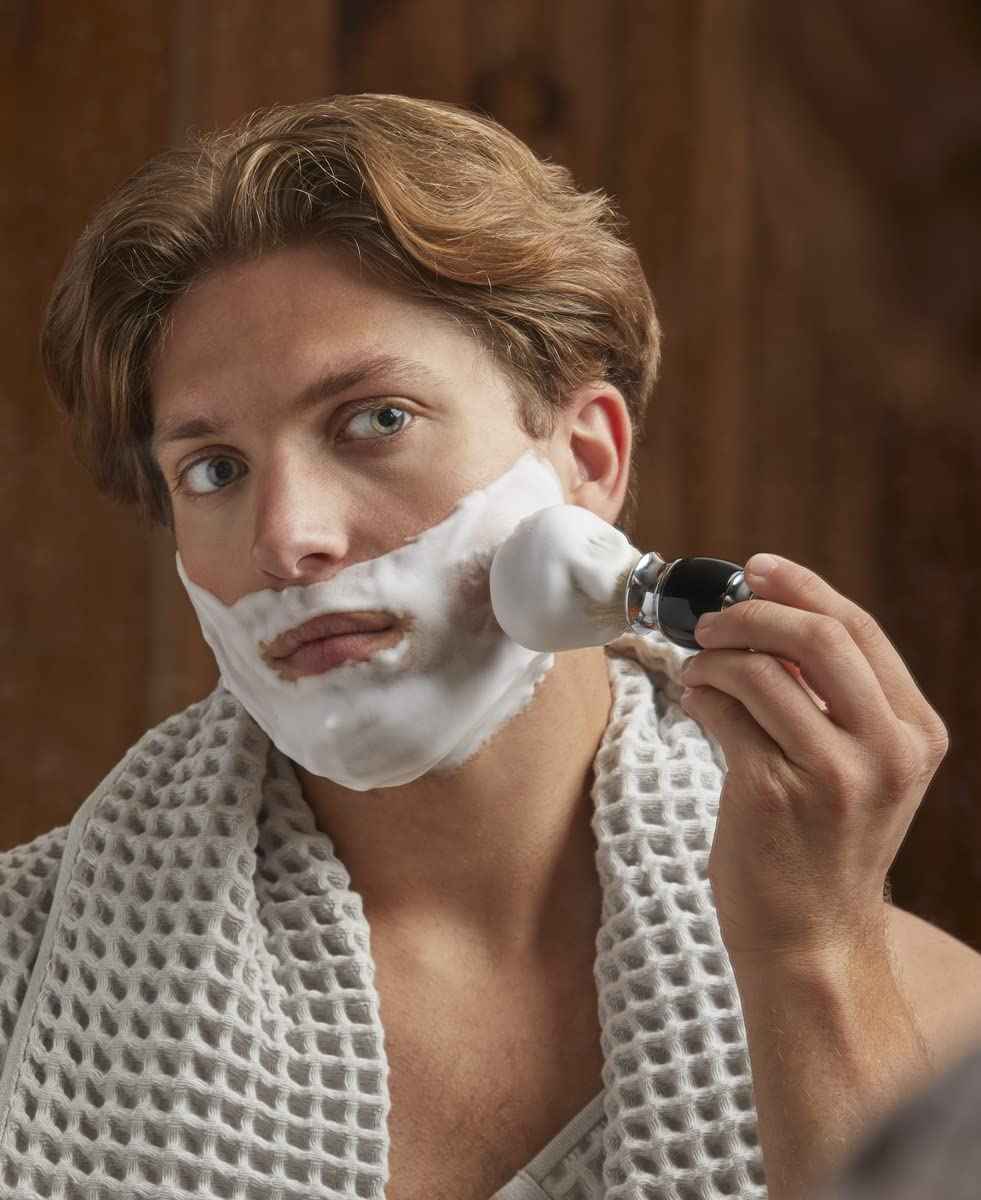 Union Razors SS3 Black Three Piece Shave Kit with Razor, Shaving Brush and Stand.