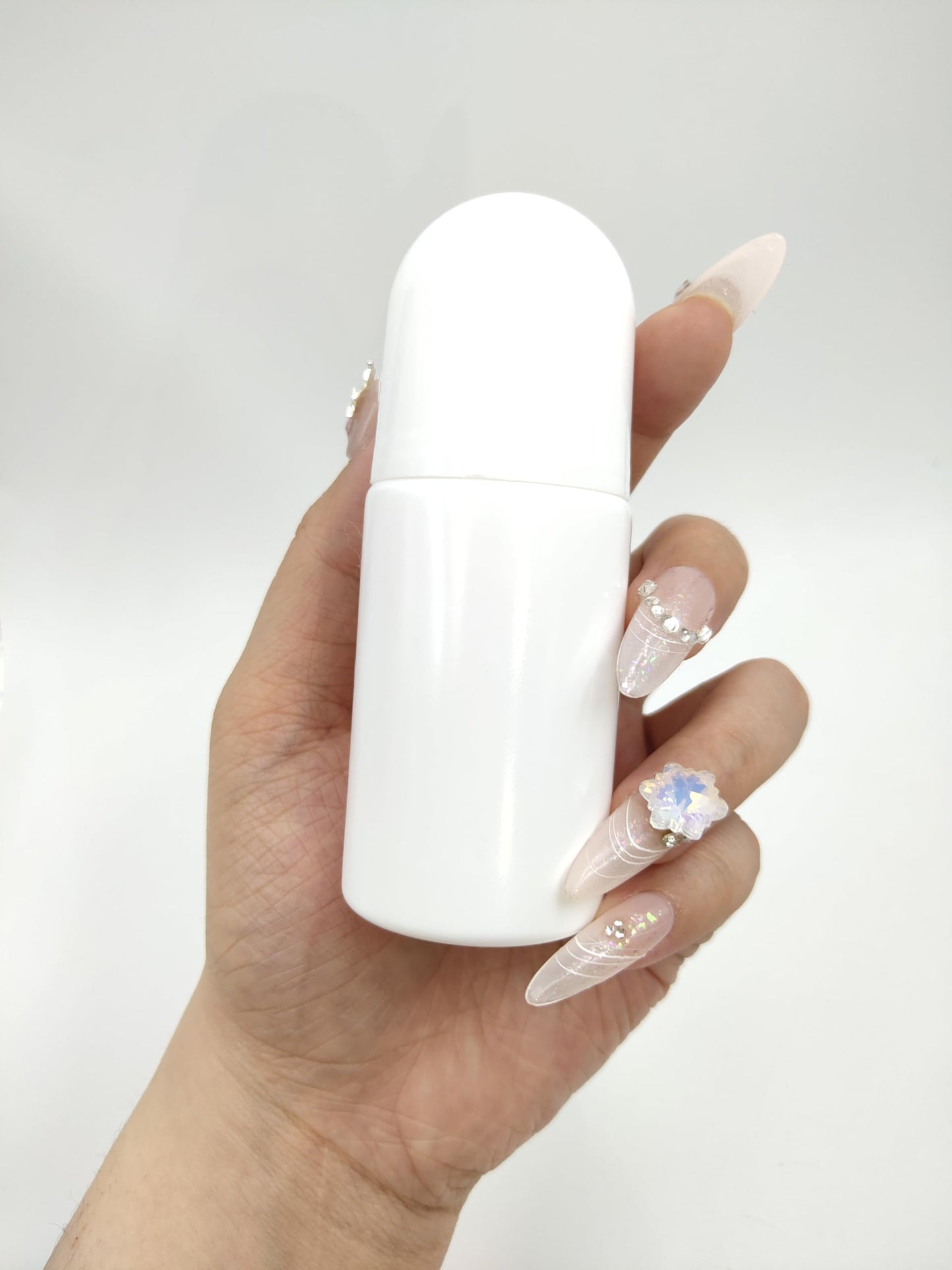 YYNGJCK 4Packs 1.7oz /50mL Roll-on Bottles Empty Refillable Roller White Plastic Anti-perspirant Roller Ball Perfume Bottles for DIY Deodorants, Essential Oils, and Fragrances