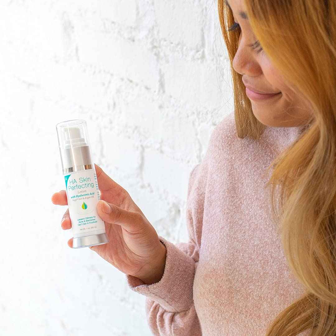 Hyalogic Episilk Hyaluronic Acid Skin Perfecting Lotion - Hydrating Face Moisturizer to Regulate Skin Oiliness - Hyaluronic Acid Moisturizer with Argan Oil Fl 1 Oz