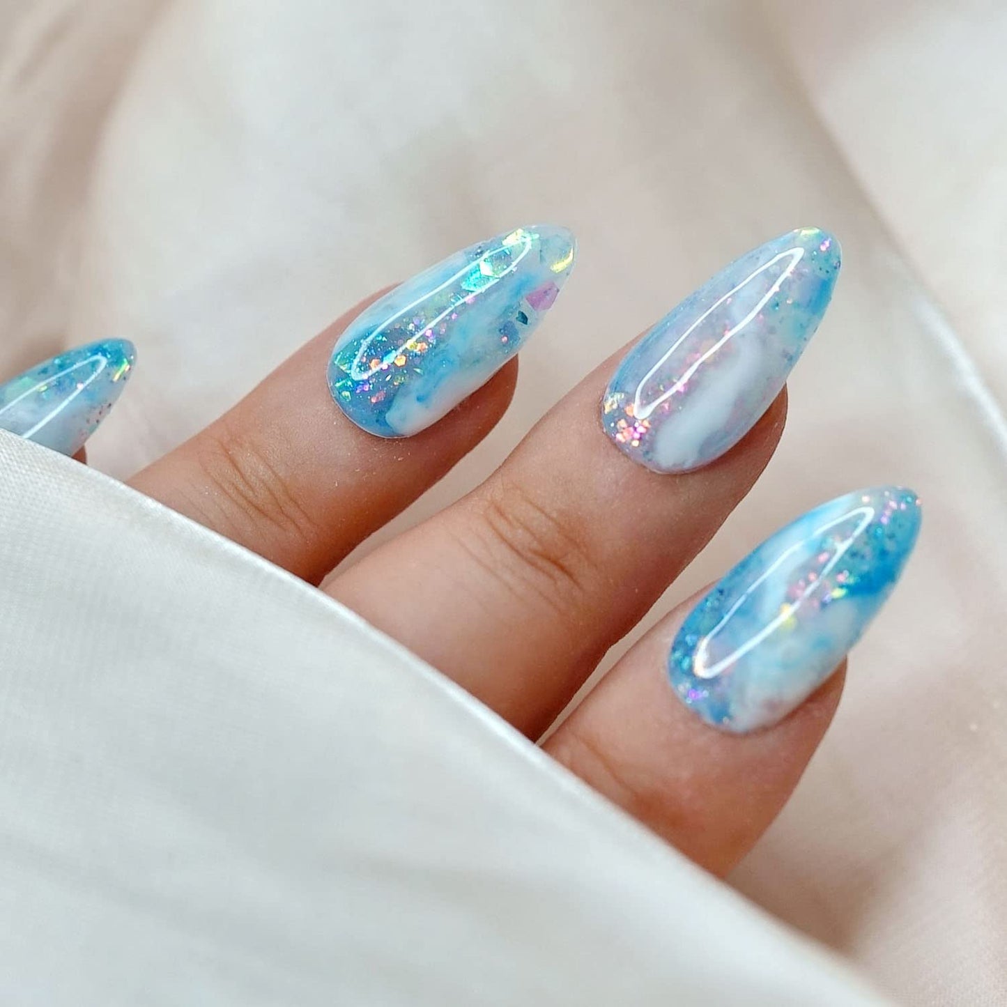 10 Pcs Handmade Press on Nails (Small, Blue And White Liquid Opal Geode/Almond) A041S