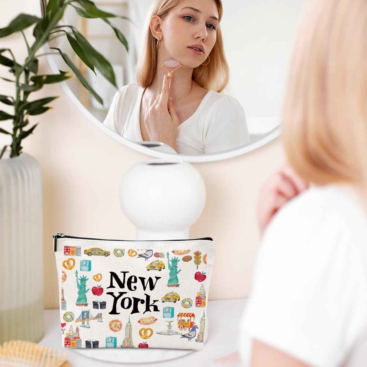 New York Travel Gift Cosmetic Bag New York Souvenir Makeup Bag Girls Trip Gifts Favors City Themed Gifts for Traveler Sister Bestie Friendship Anniversary Birthday Christmas Bachelorette Party Favors