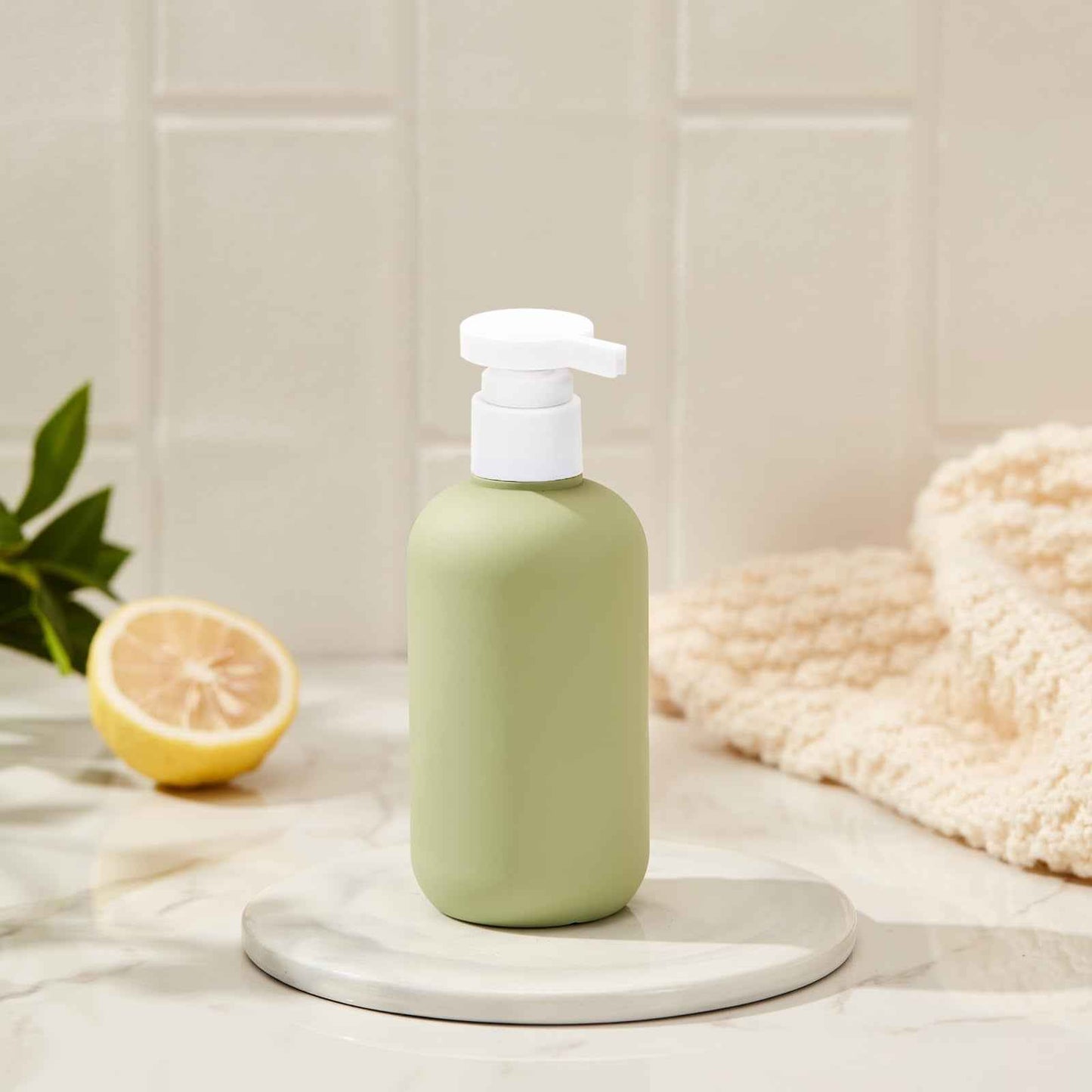 Qeuly Squeeze Bottles with Pump Dispenser and Flip Cap, 6.8 oz Refillable Travel Containers for Toiletries, Plastic Travel Shampoo and Conditioner Bottles (Green 200)