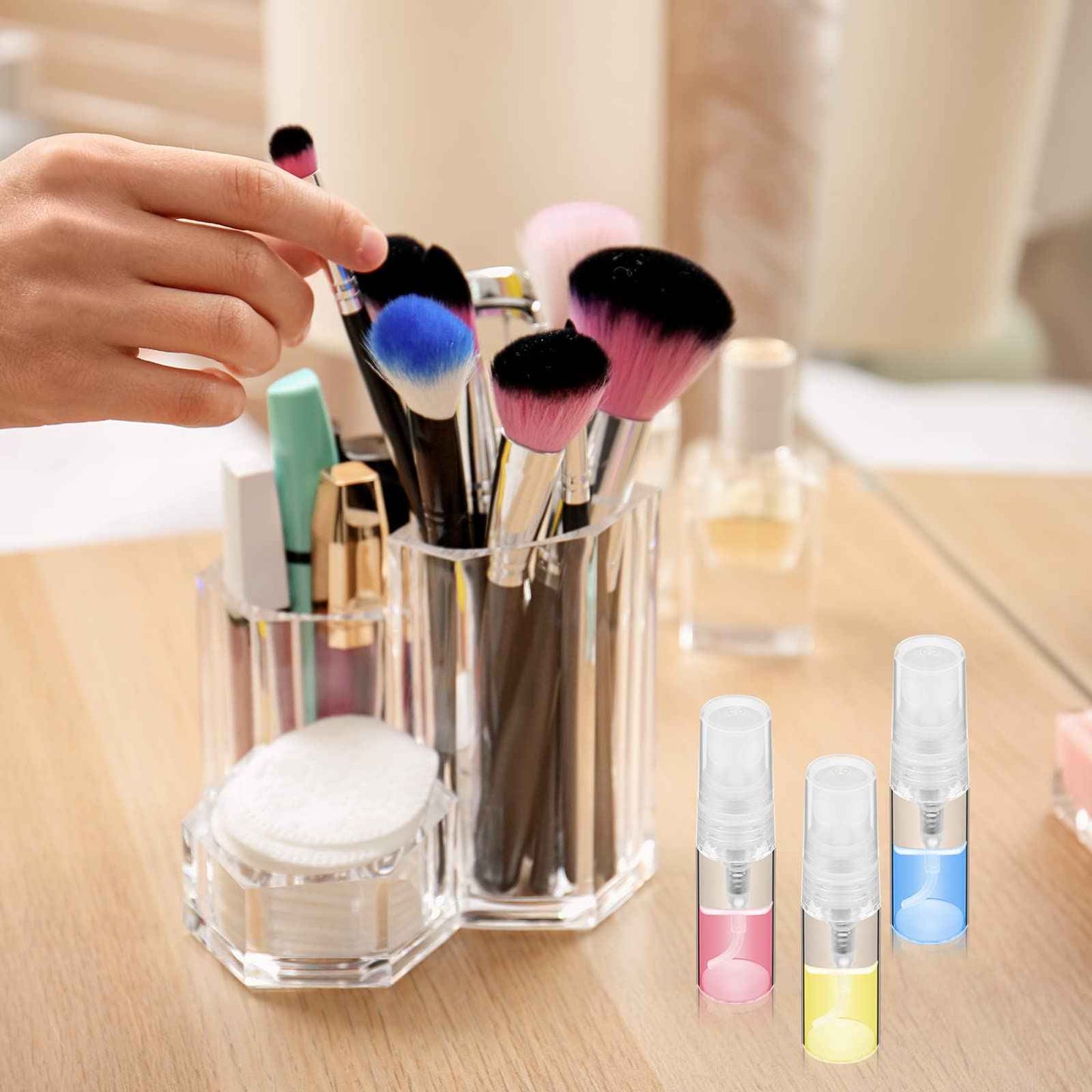 Lallisa 100 Pcs 3ml Mini Spray Bottles Clear Glass Perfume Bottles Refillable Fine Mist Spray Empty Fragrance Sample Containers Cosmetics Atomizer for Cleaning, Travel, Essential Oils