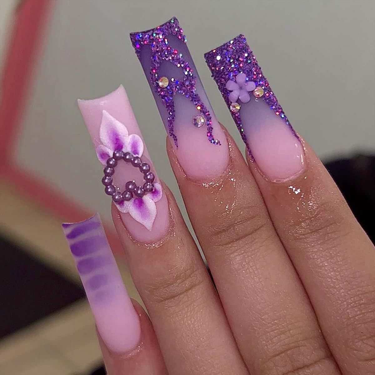 24Pcs CEWEWP Purple Press on Nails Long Coffin Fake Nails Flash Powder False Nails with Pearl Charm Nails Rhinestone Design Glossy Stick on Nails for Women