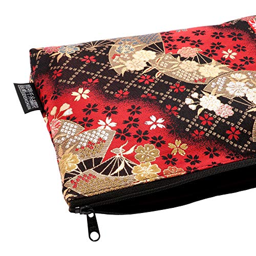 Brocade zipper pouch, lined with Nishijin brocade, size M. (Beniogizakura)