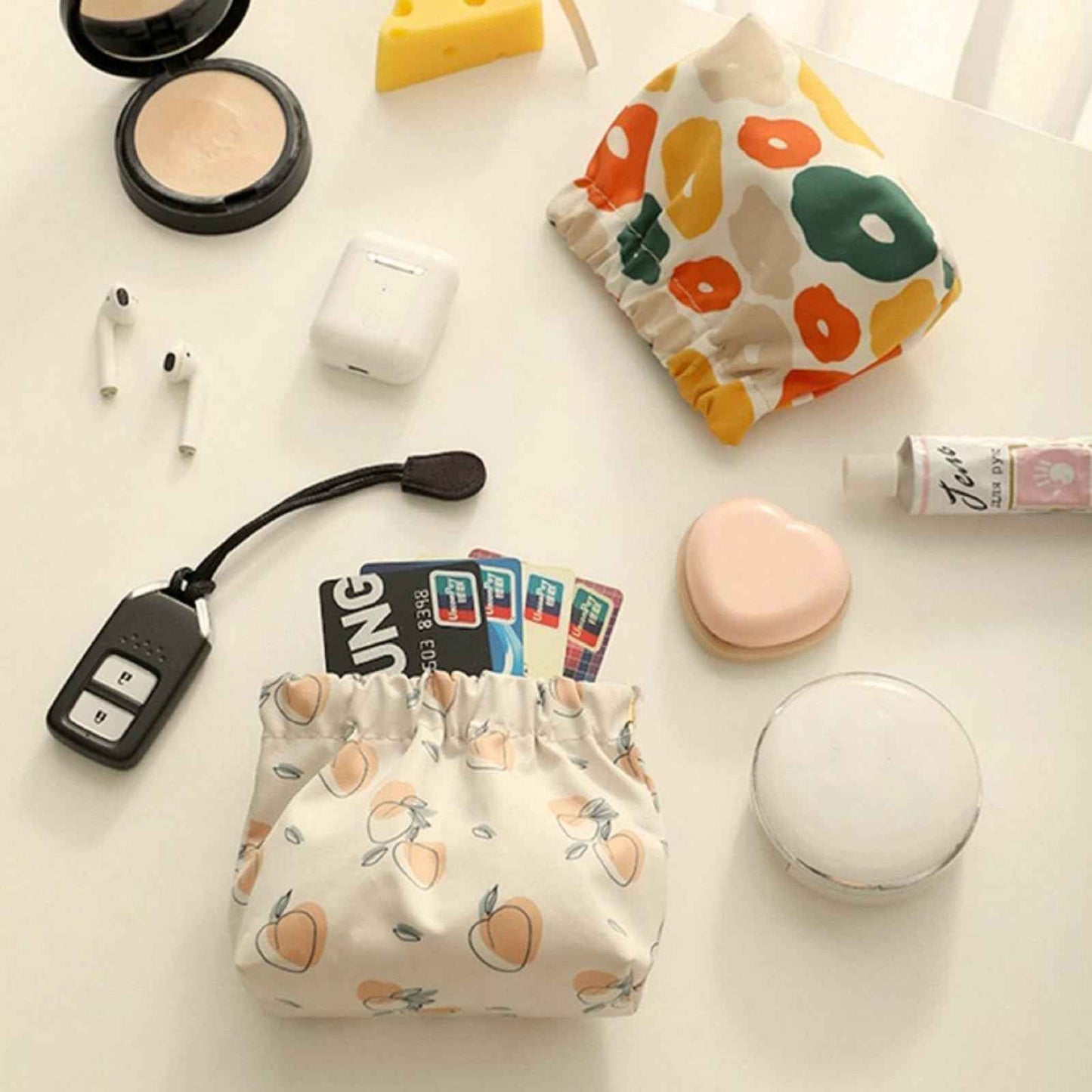 MIAO JIN 4 PCS Small Coin Purse Bulk, Squeeze Mini Coin bag Pouch Kit Pouch Accessories Organizer for Headphones Jewelry Women