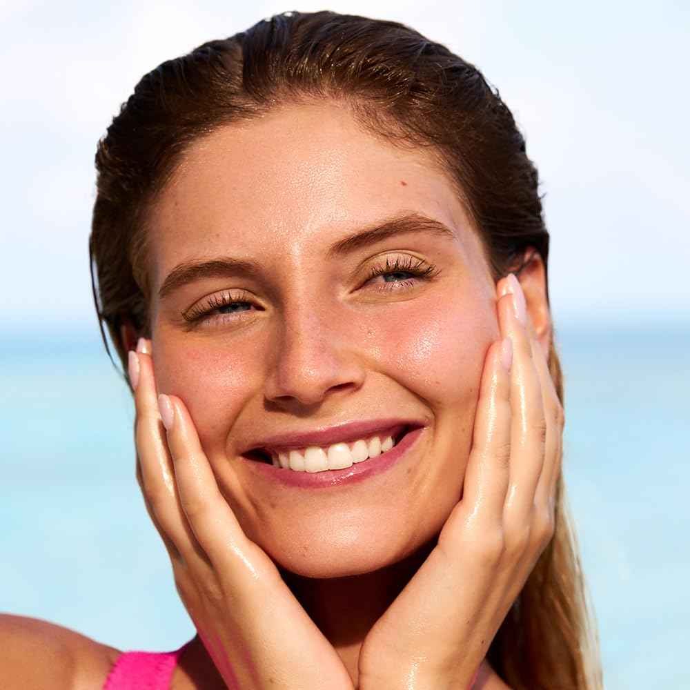 Coco & Eve Antioxidant Glow Cream. With Niacinamide, Hyaluronic Acid, & Ceramide to nourish, protect, repair & smoothen the skin. Suitable for sensitive skin (1.76 fl oz)