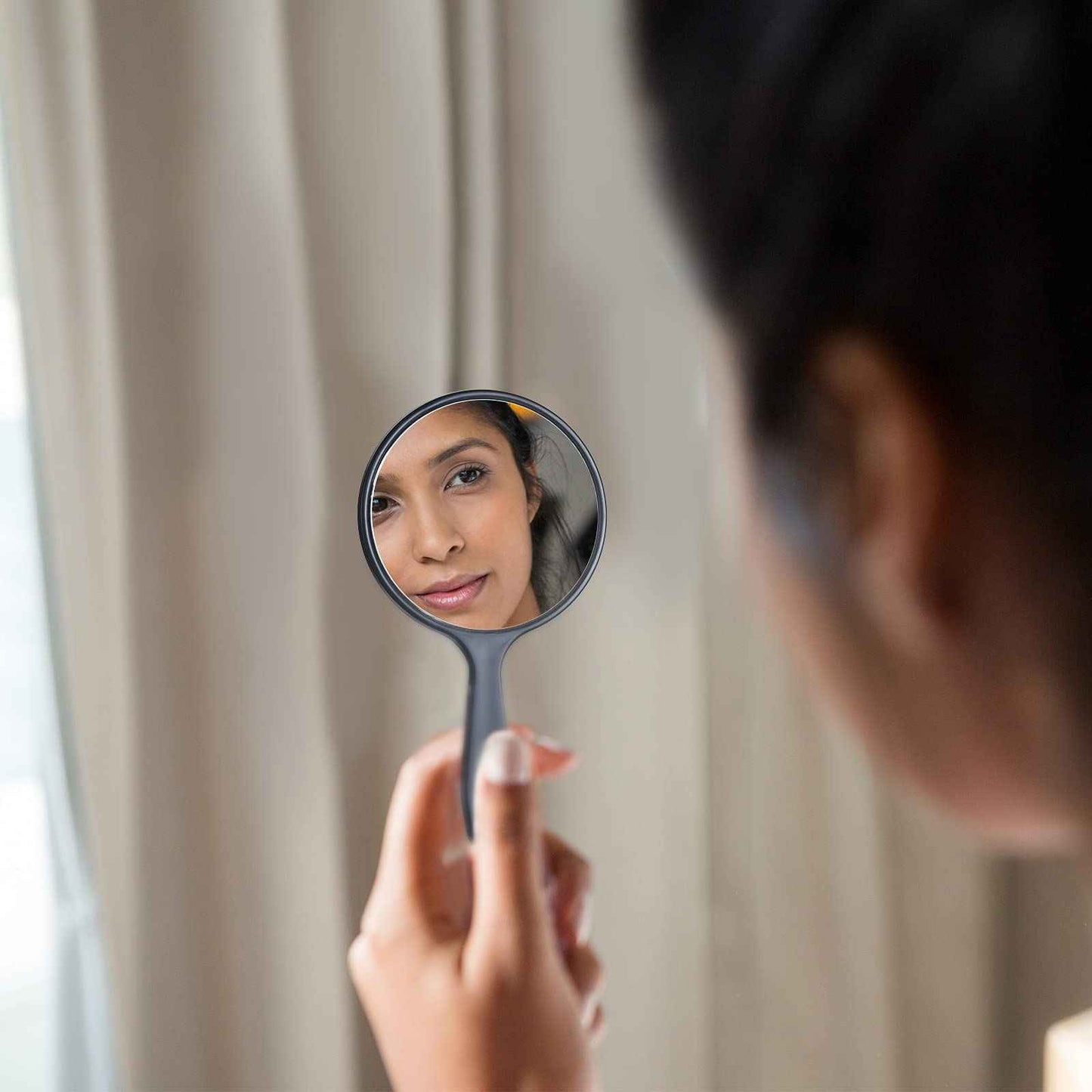 Jetec 50 Pcs Handheld Mirror with Handle, 3.94" L x 2.17" W, Small Portable Round Mirror Bulk for Kids Travel Makeup Classroom Camping Daily DIY Crafts (Black, White)