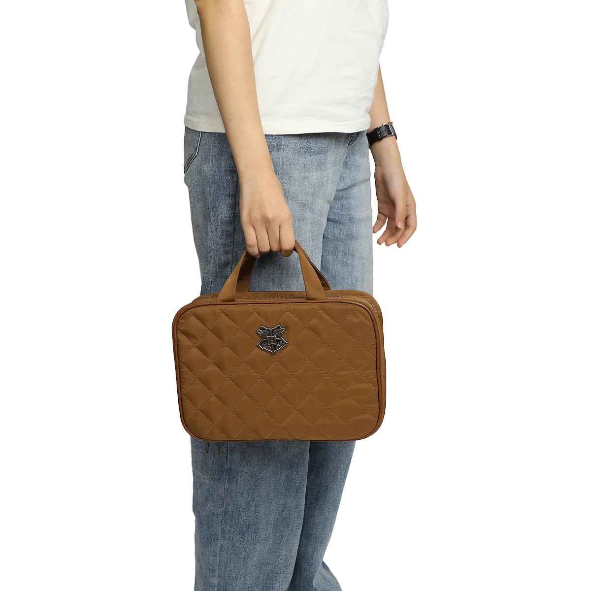 Bioworld Harry Potter Hogwarts Quilted Hanging Adult Toiletry Bag