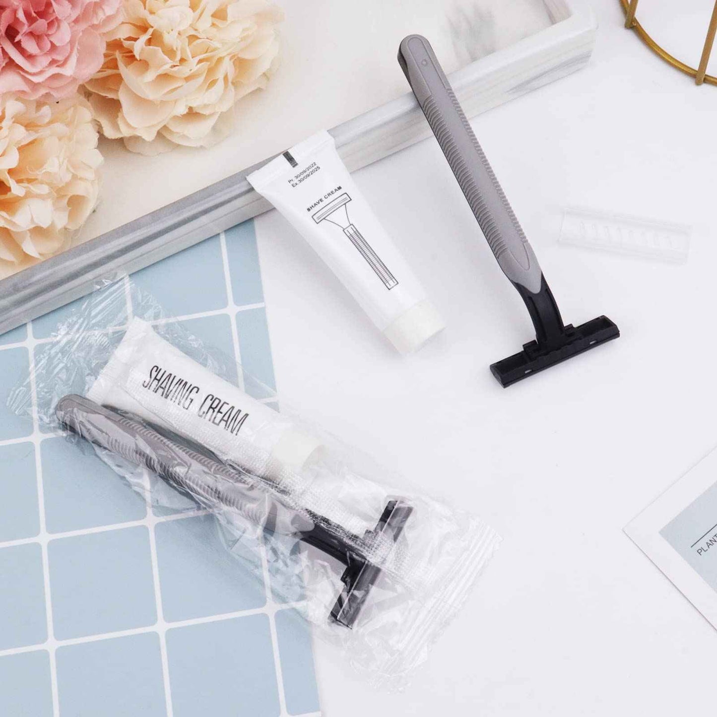 Disposable Razors in Bulk Pack of 60,Black Bulk Razors Disposable Individually Wrapped Twin Blade Disposable Shaving Razors with Shaving Cream and Clear Cap Set for Homeless,Hotel,Charity,Travel