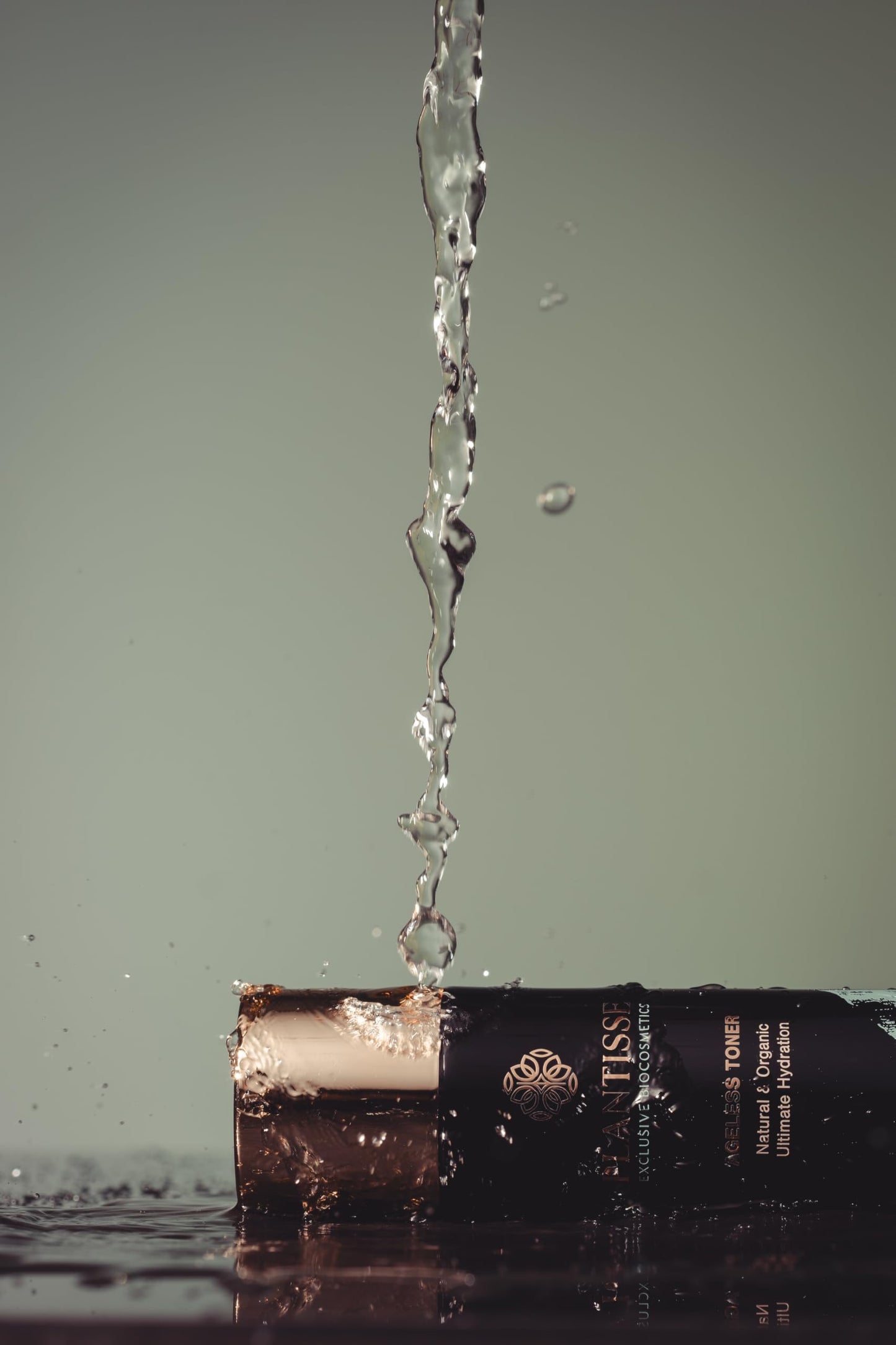 Plantisse Ageless Toner: Balancing and Hydrating Face Treatment. Refreshing Alcohol Free Facial Pore Refiner. A Perfecting Toner Rich in Vitamin C. Tonico Facial. PH Balancing with probiotics.