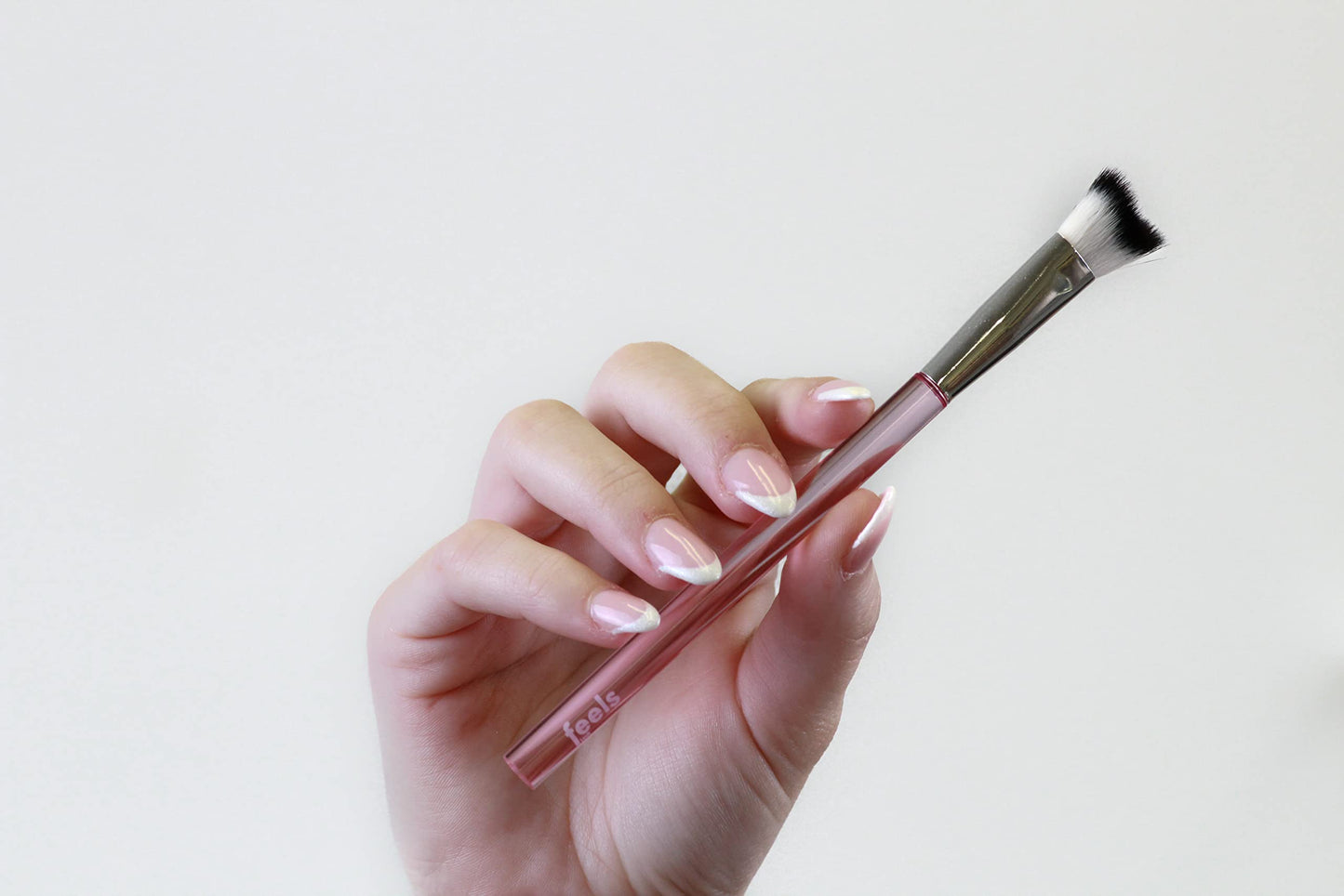 Feels Lash Cleaning Brush Eyelash Extensions Shampoo Brush Soft Curved Fluffy Cleansing (10 pack, Pink)