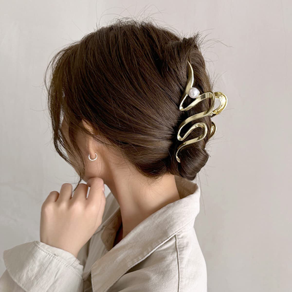 Irregular Gold Metal Hair Clips with Pearl Design - Nonslip Hair Barrette for Thick and Thin Hair, Strong Hold (gold-Pearls)