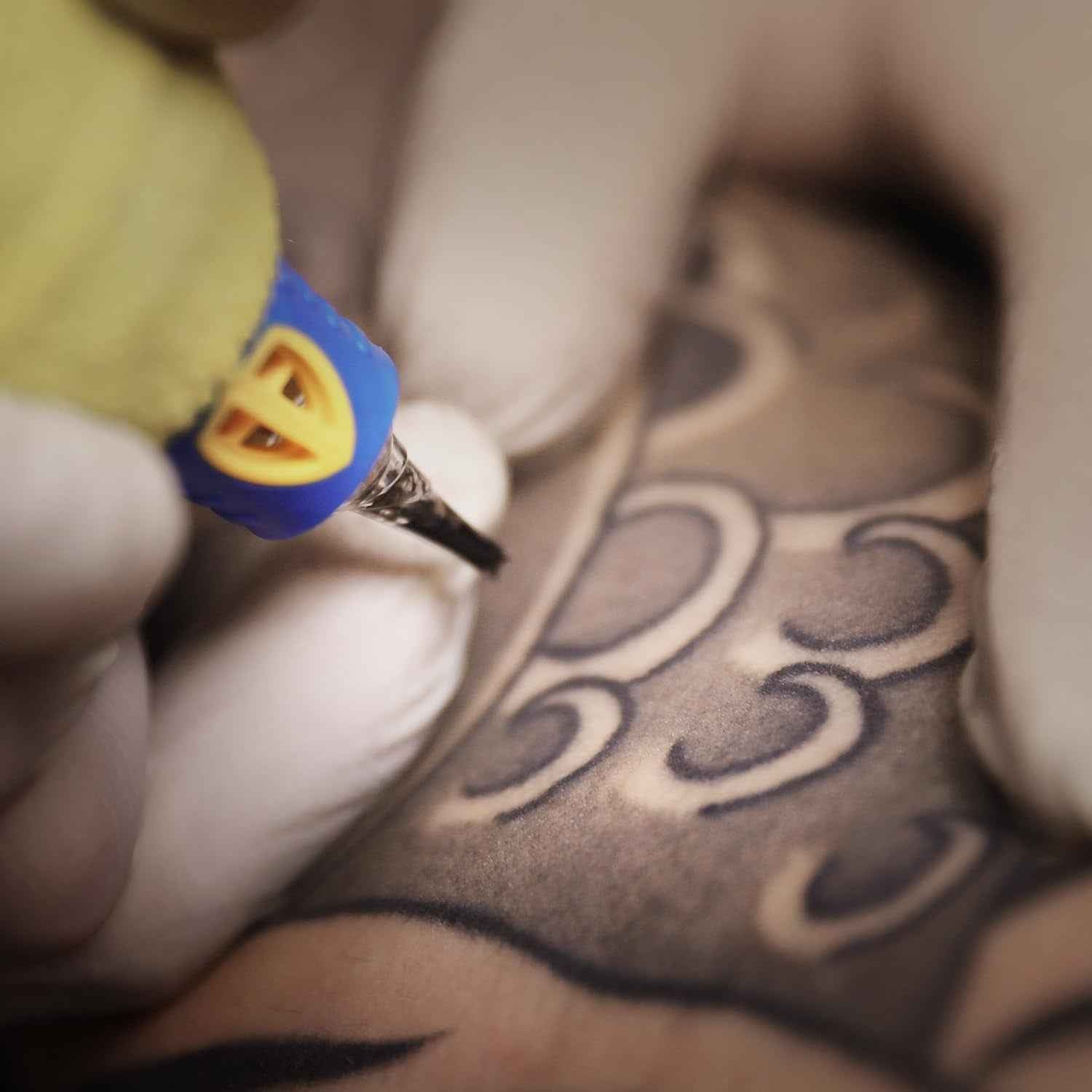 ES SHIELD Tattoo Needles, 50pcs Assorted Silicone Finger Ledge Tattoo Cartridge Needle #12 Standard 3RL 5RL 7RL 9RL 11RL Round Liner for Tattoo Pen Tattoo Supplies