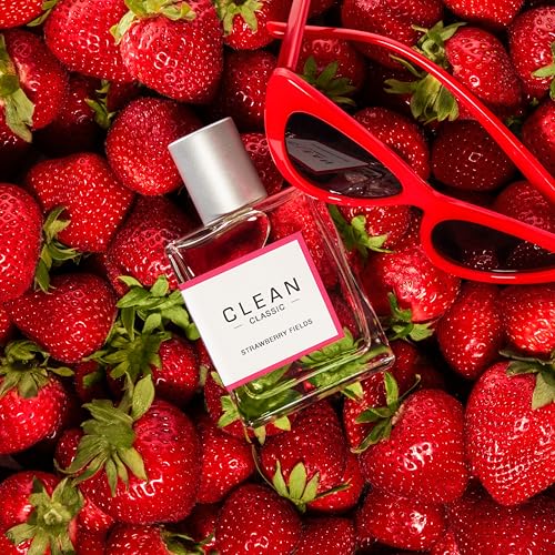 CLEAN Strawberry Fields Layerable Perfume Gift Set with Full & Travel Sizes