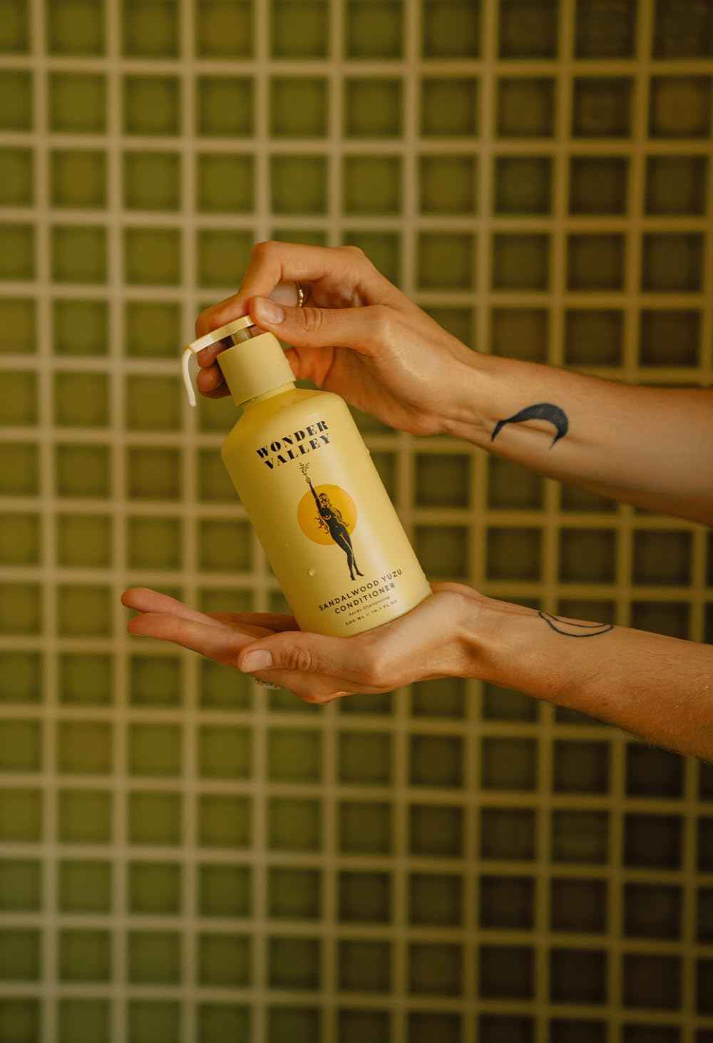 WONDER VALLEY - Sandalwood Yuzu Conditioner | Vegan, Cruelty-Free, Sulfate-Free | Softens, Detangles, and Restores Moisture (10.1 fl oz | 300 ml)