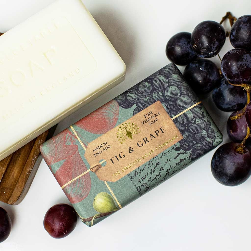 The English Soap Company Anniversary Wrapped Soap Bar, Luxury Fig Shea Butter Soap Bar, Moisturising Soap Bar for Face and Body, Fig and Grape Scent 190g