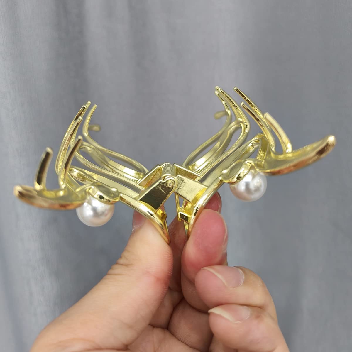 Irregular Gold Metal Hair Clips with Pearl Design - Nonslip Hair Barrette for Thick and Thin Hair, Strong Hold (gold-Pearls)