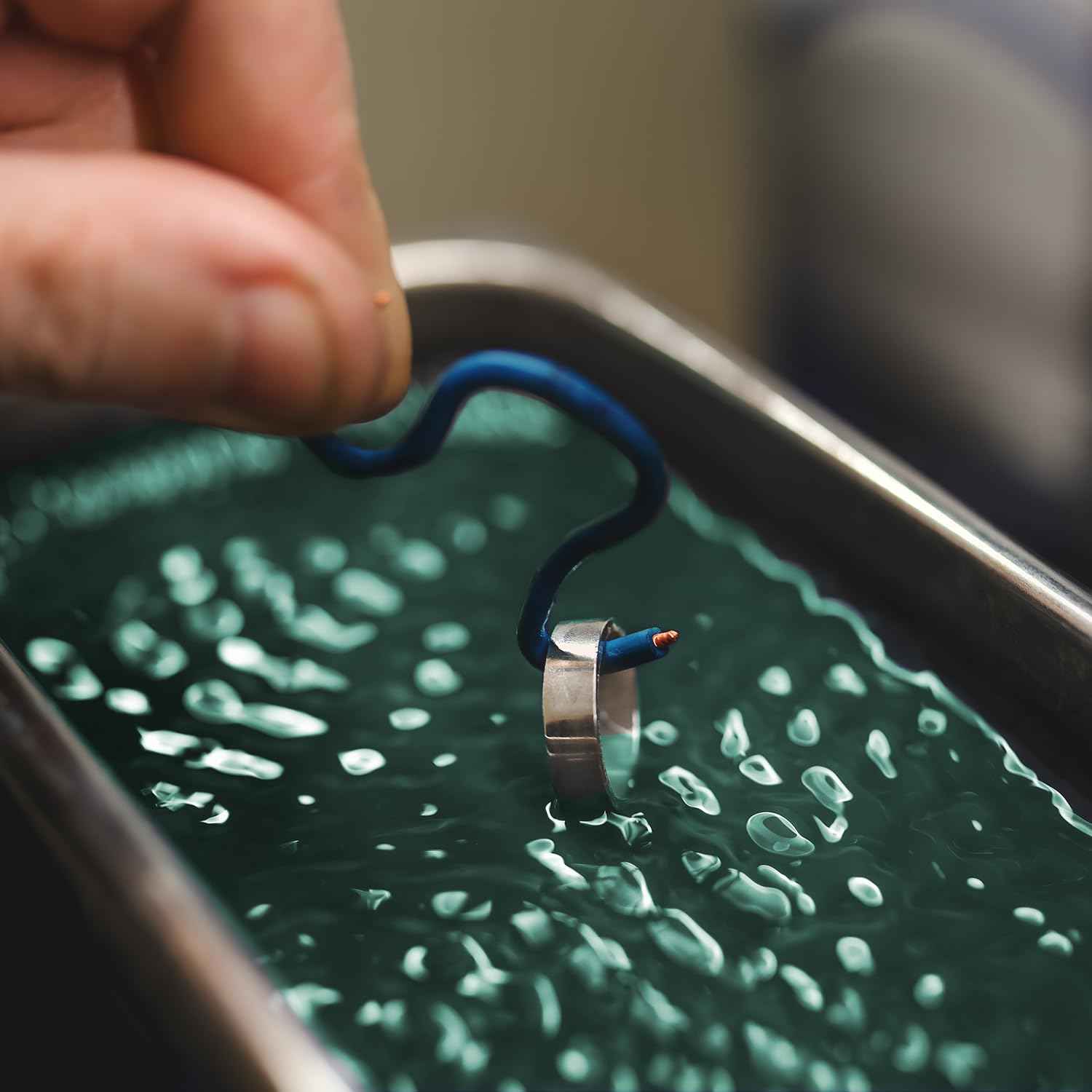 ERRECOM U-Sonic, Ultrasonic Cleaner Solution for Ultrasonic Machine Cleaners, Concentrate, Effective & Gentle Formulation for Jewels, Glasses, Aligner, Dentures, Small Accessories, 17 fl oz (500 mL)