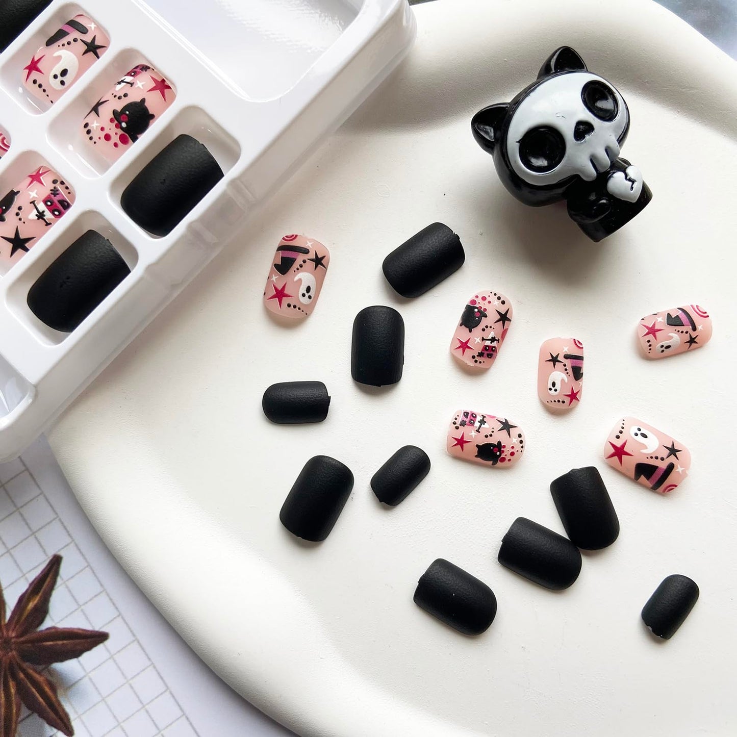 24Pcs Halloween Press on Nails Short Square Fake Nails Black Pink Artificial Nails Ghost Star Witch Hat False Nails Full Cover Acrylic Nails Matte Glue on Nails Cute Stick on Nails for Women Manicure