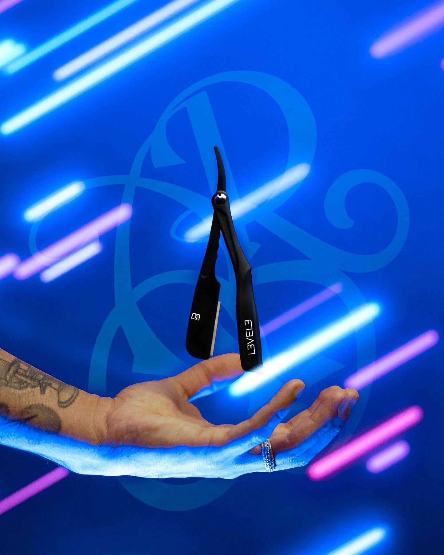 L3 Milly Razor - Fast and East to Assemble - Excellent Grip and Control - Straight Razor Holder- Level Three Razor Holder Black