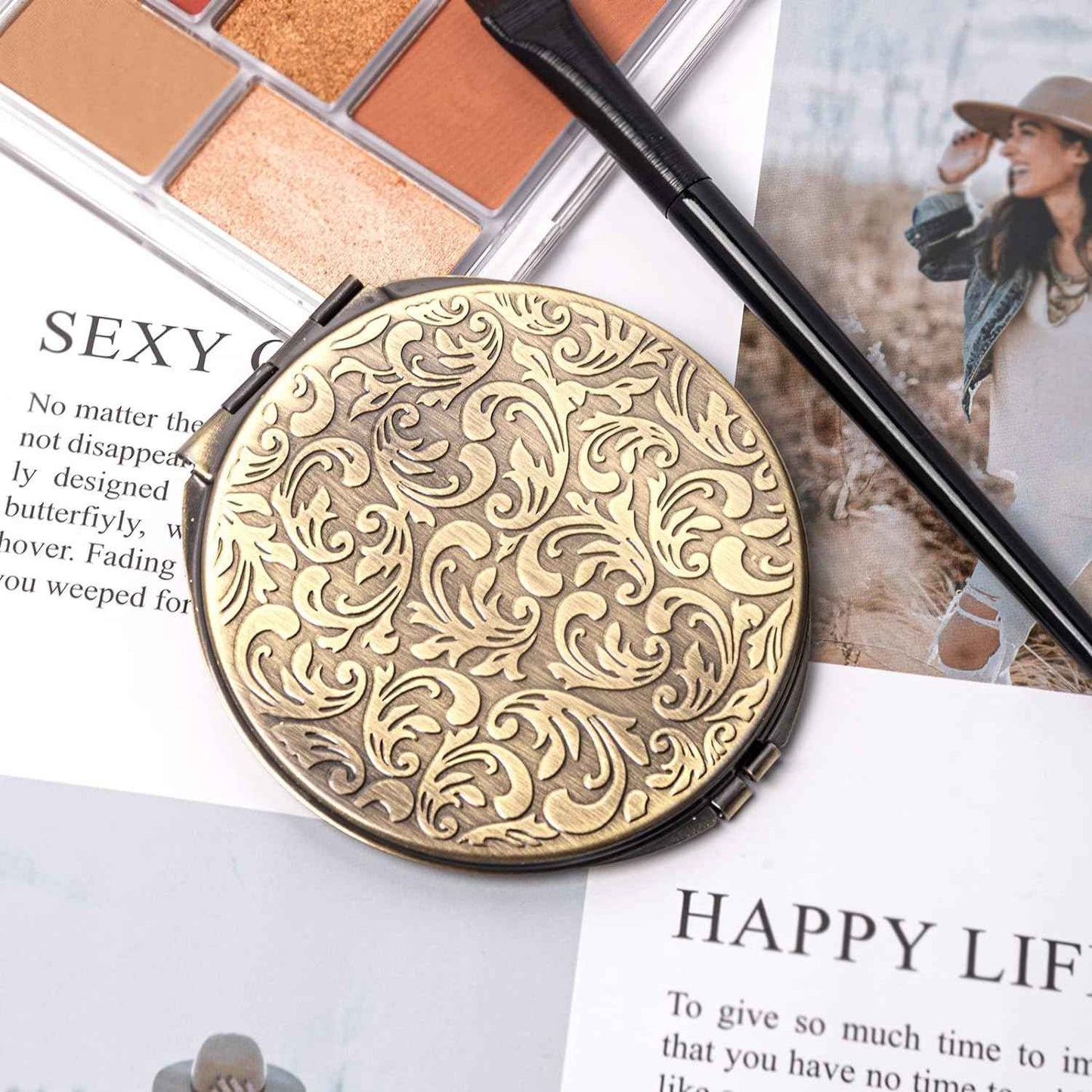 Retro metal compact travel mirror 1x/2x magnification compact portable foldable, used as a compact magnifying glass for wallets and pockets, distortion free folding portable compact mirror (bronze)