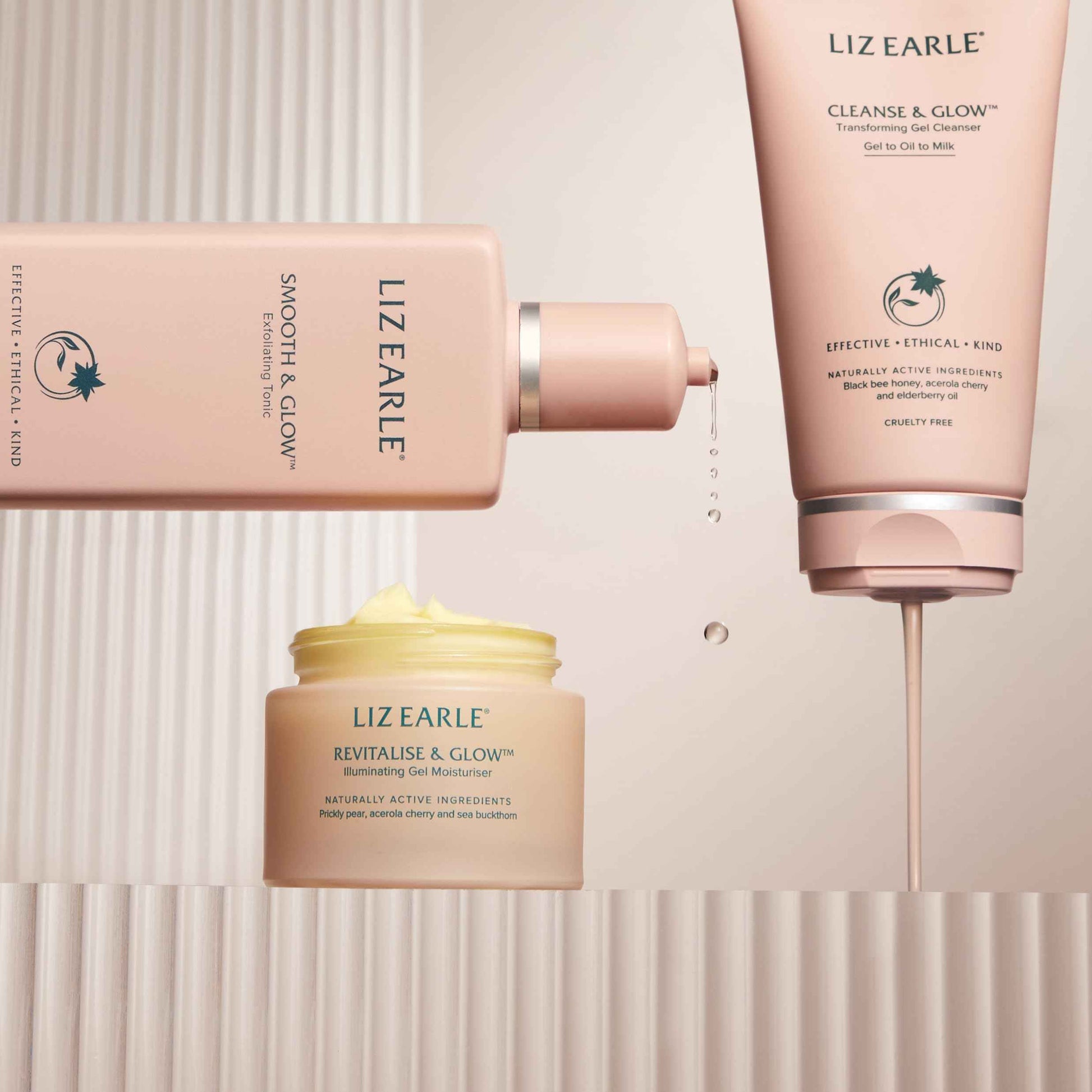 Liz Earle Cleanse & Glow Transforming Gel Cleanser - Gentle Cleanser Face Wash & Makeup Remover - Helps Minimize the Appearance of Pores and Reveals Luminous, Glowing Skin (150ml)