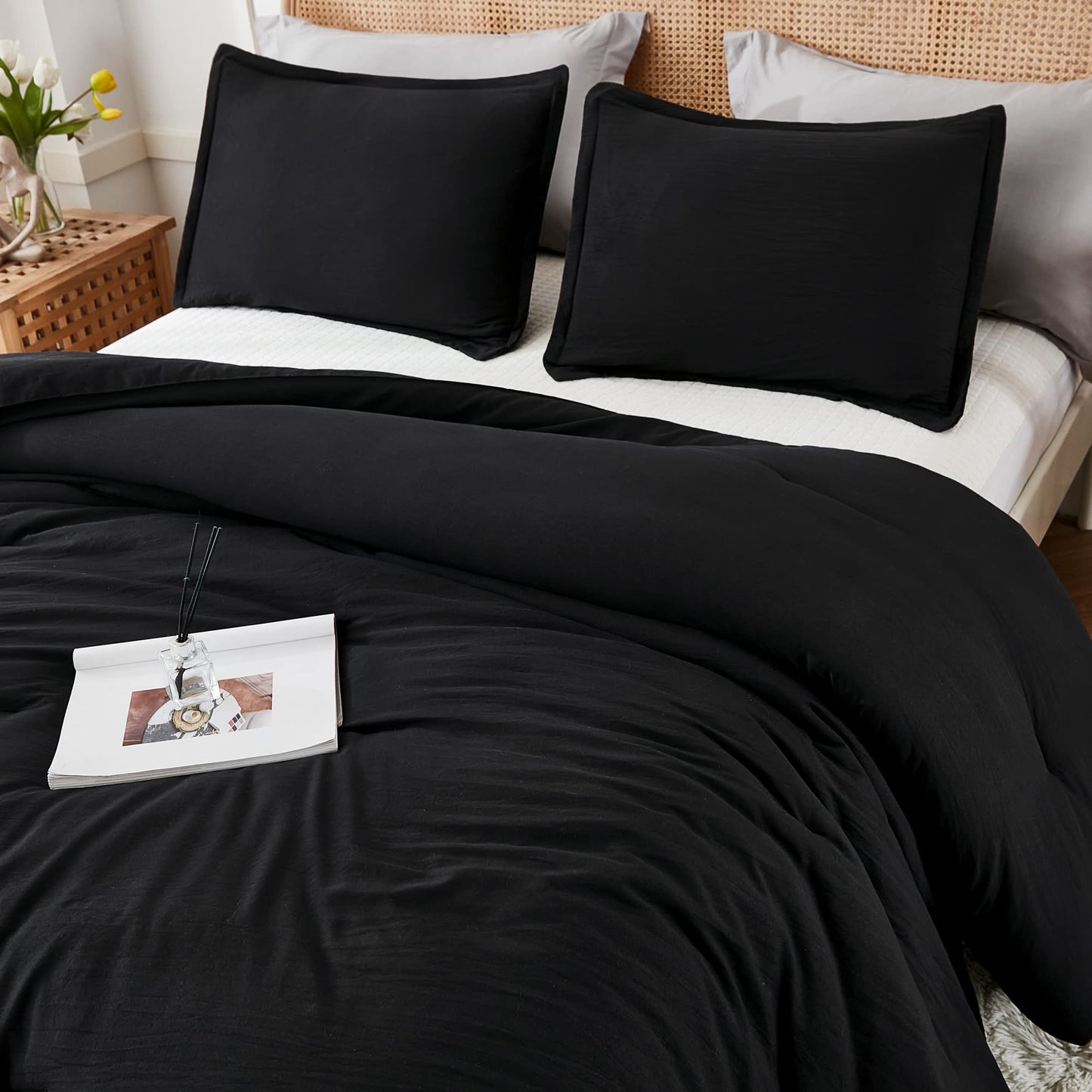 Litanika Black Twin/Twin XL Comforter Set, 2 Pieces Lightweight Solid Bedding Comforter Set, All Season Fluffy Bed Set (66x90In Comforter & 1 Pillowcase)