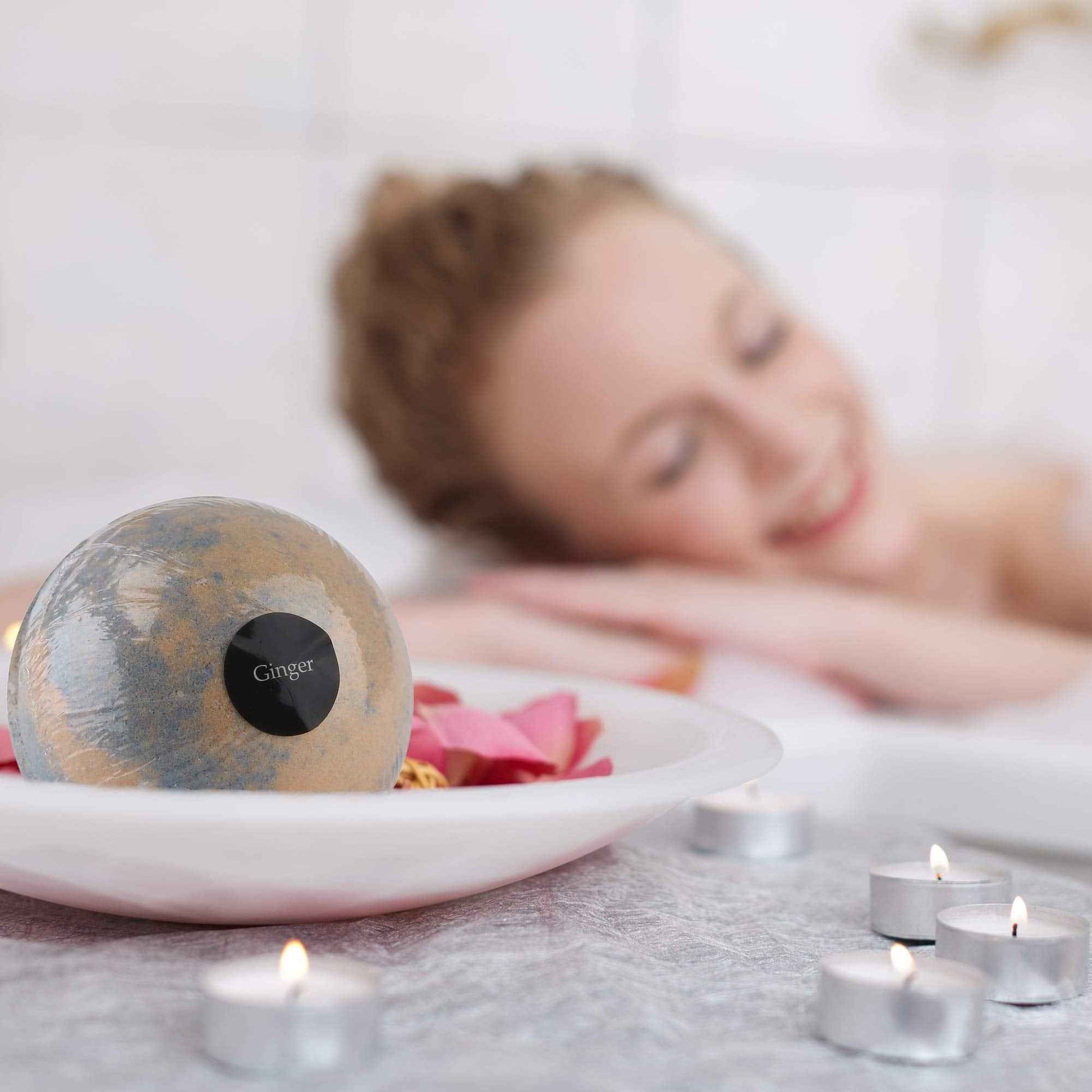 Luxury Bath Bombs for Women - Gift Set of 24 Bathbombs with Organic Essential Oils - Natural Vegan Soap for Moisturizing Fizzy Bubbles