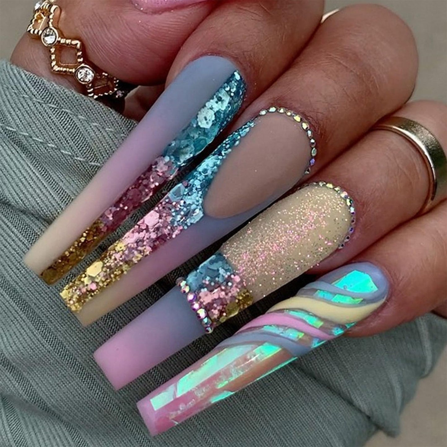 Long Press on Nails Coffin Fake Nails Press ons Full Cover Stick on Nails with Colorful Sequins Designs Acrylic False Nails Rhinestones Matte with Glue on Nails for Women 24 Pcs