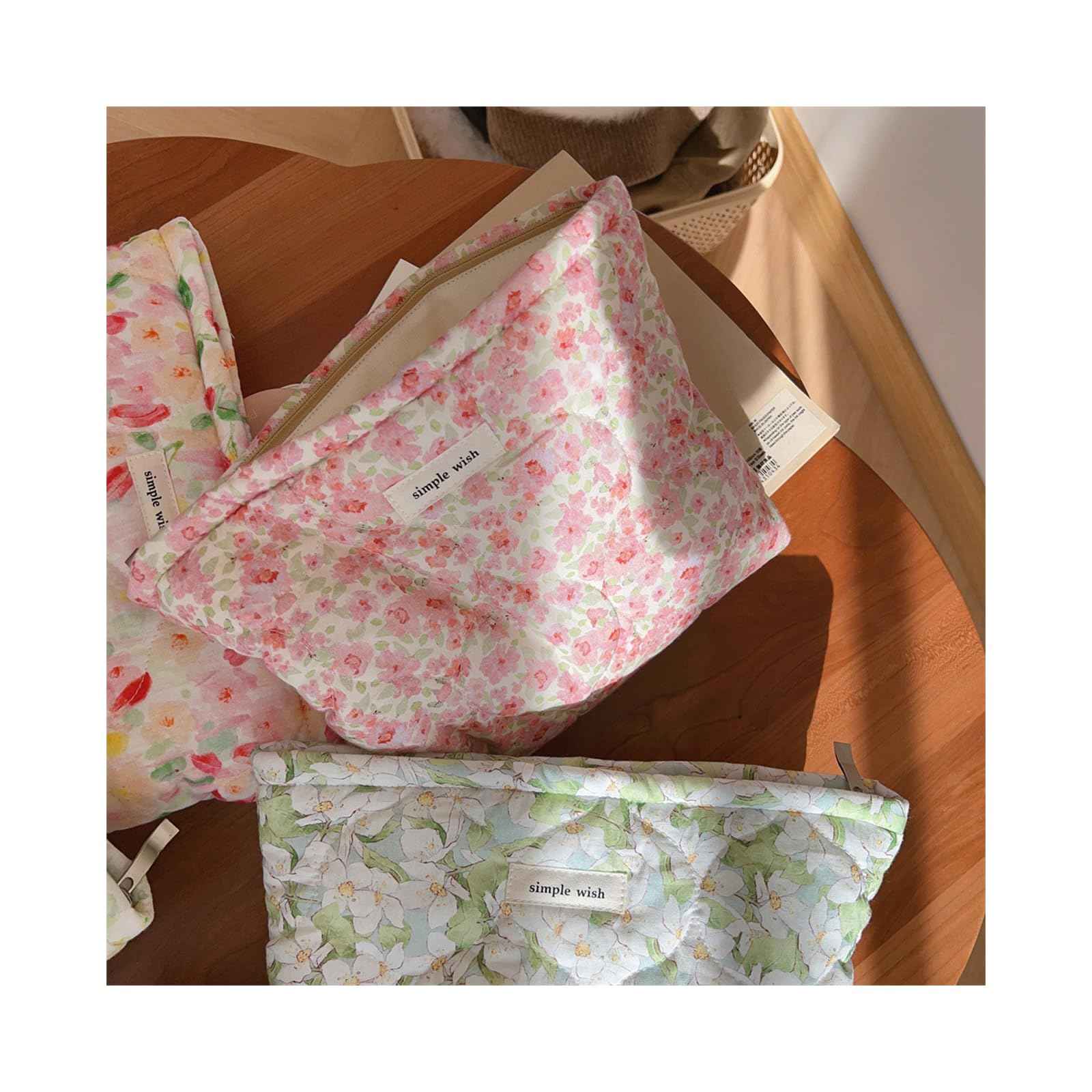 uekeboag Quilted Floral Cotton Makeup Pouch,Coquette Quilted Cosmetic Bag for Women and Girls, Aesthetic Organizer Bag, Flower Cute Travel Toiletry Bags(01Pink Little Flower)