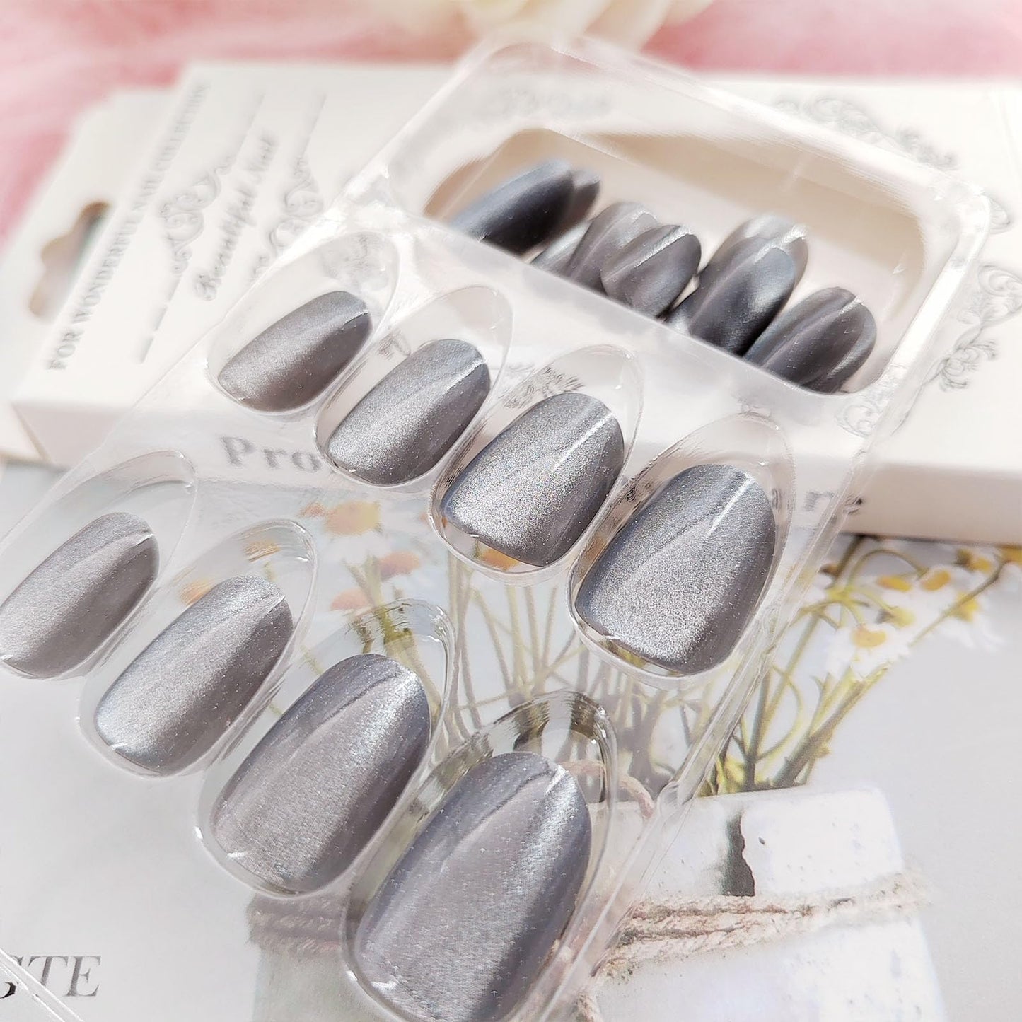 Press on Nails Short Oval Acrylic Nails Press ons False Nails with Cat Eyes Designs Grey Full Cover Fake Nails Glossy Stick on Nails for Women 24 Pcs