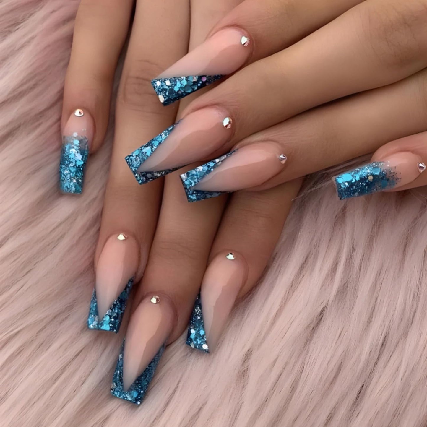 MISUD Press on Nails Long Coffin Fake Nails Glossy Glue on Nails Bling Blue Glitter French Tip Acrylic Nails Ballerina Artificial Nails Rhinestone Stick on False Nails with Design 24 pcs