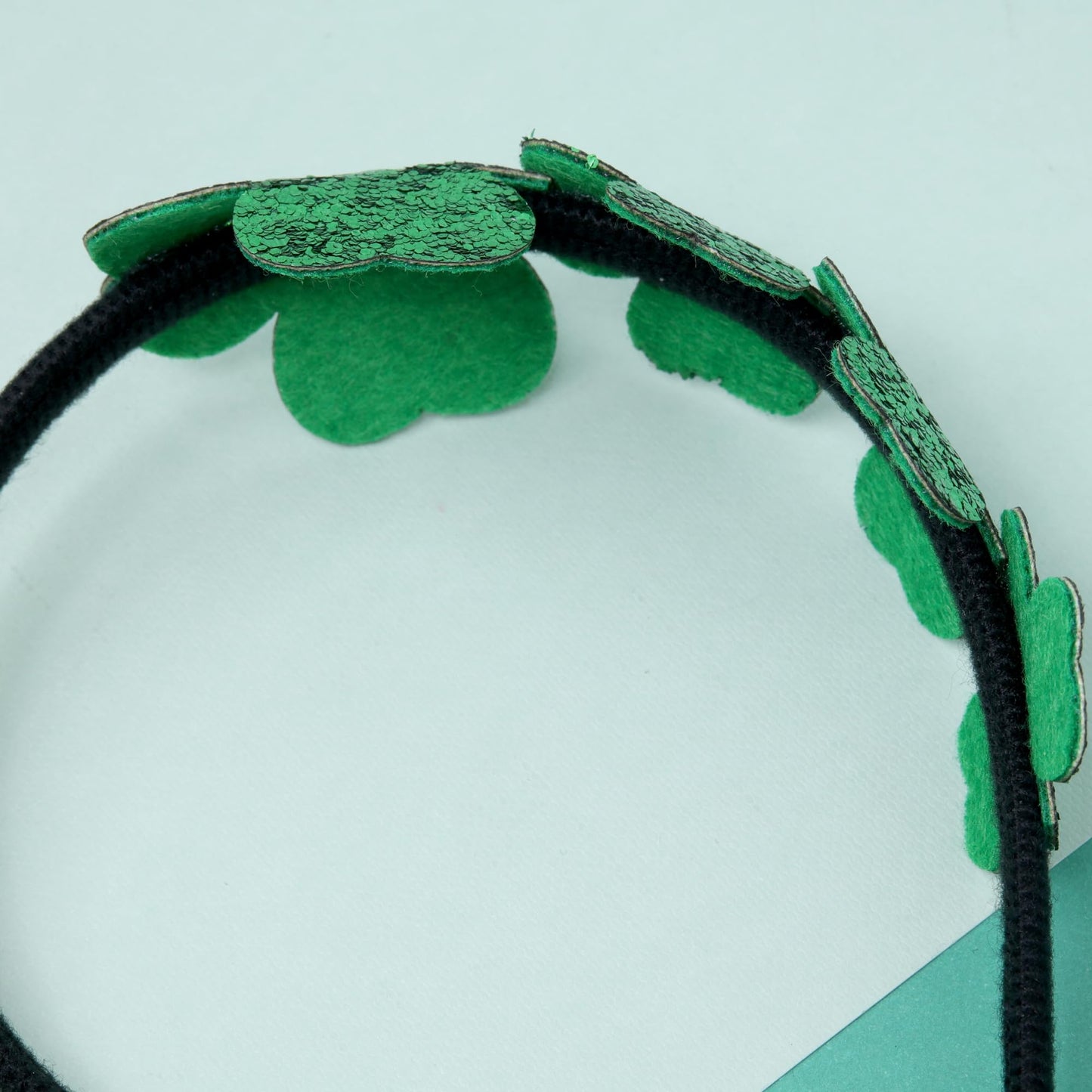 Needzo Saint Patrick's Day Shamrock Headband, St Patty's Party Accessories, One Size (Sparkly Green)