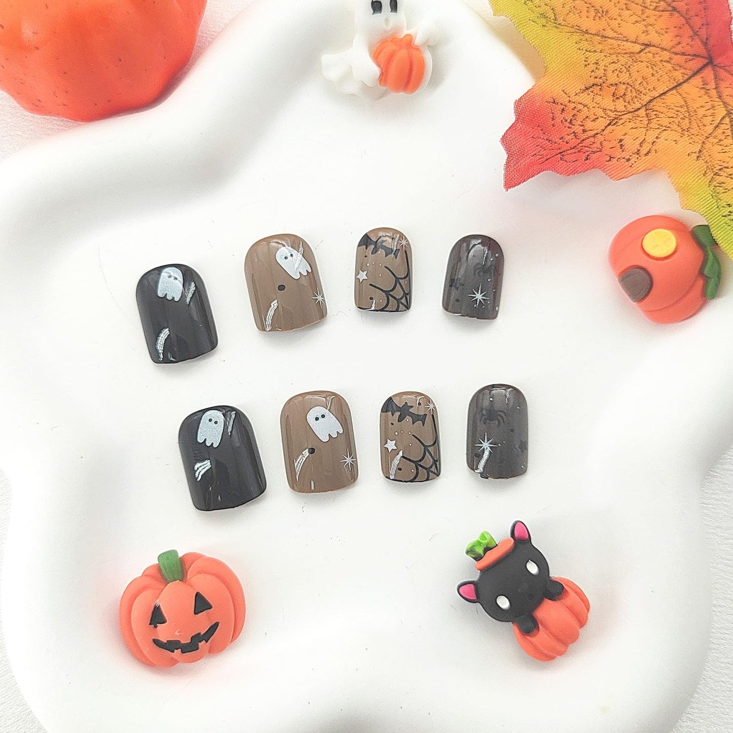 Halloween Press on Nails Short Square Fake Nails Press ons Brown Full Cover Glue on Nails Spider Web Bat Ghost Design False Nails Glossy Artificial Stick on Nails for Women 24Pcs