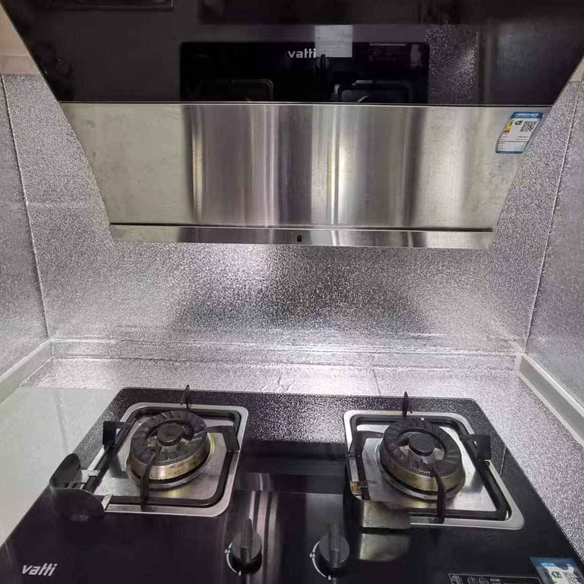 16"x354" Silver Contact Paper Metallic Look kitchen Backsplash Peel and Stick Wallpaper Oil Proof Waterproof Aluminum Foil Wall Sticker Adhesive Paper for Cabinets Shelf Liner Removable Heat Resistant