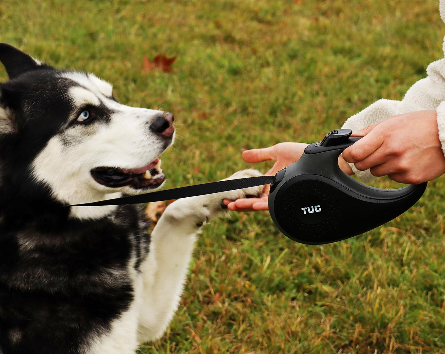 TUG 360° Tangle-Free Retractable Dog Leash with Anti-Slip Handle | 16 ft Strong Nylon Tape | One-Handed Brake, Pause, Lock (Small, Black/Grey)