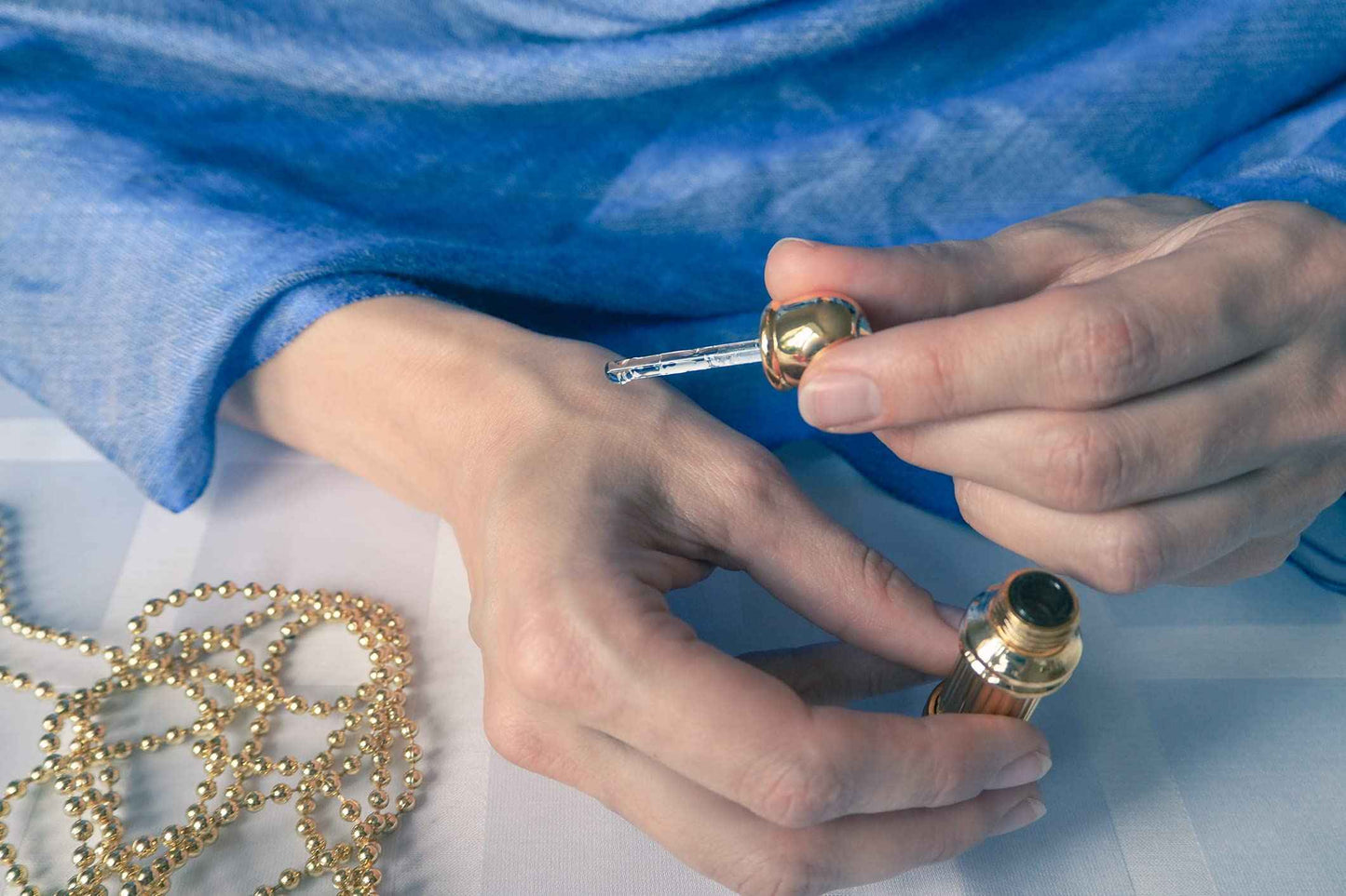 The Bosphorus 12 mL Perfume Oil for Women and Men in Traditional Attar Style Cologne. Great Gift Party Favor and Body Oil – Alcohol Free, Long Lasting Oil, Compliment Magnet