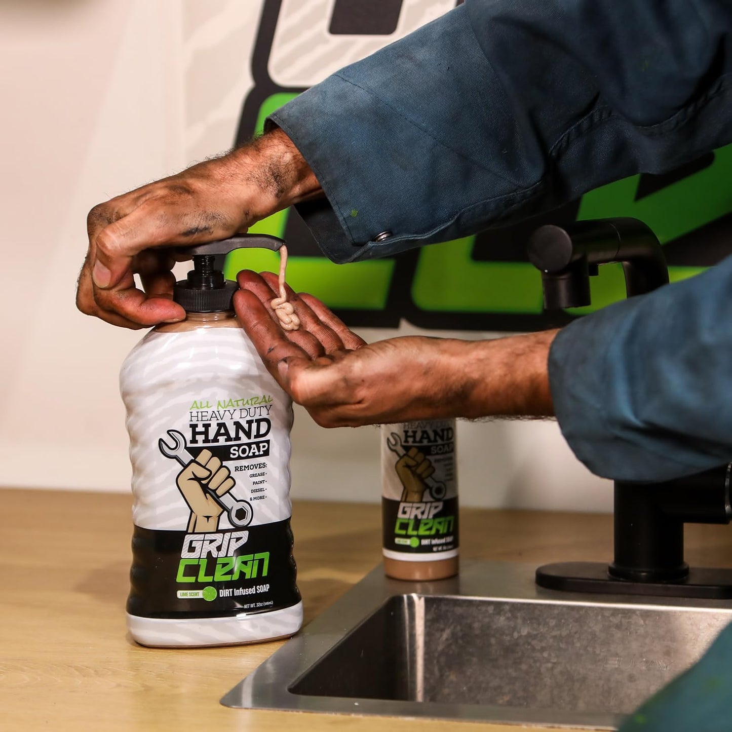 Grip Clean - Degreaser Hand Cleaner for Auto Mechanics - Dirt-Infused Liquid Hand Soap Absorbs Grease, Oil, & Odors. Natural Heavy Duty Pumice Soap with Moisturizing Ingredients. Lime Scented