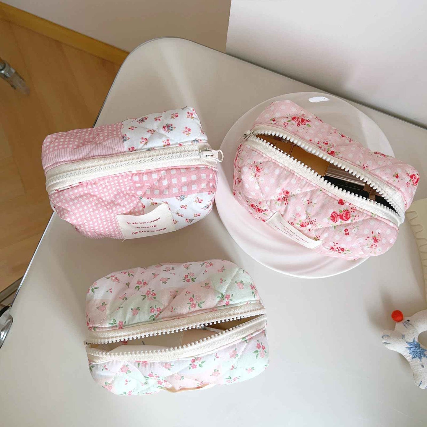 Sminra 2 Pieces Floral Makeup Bag, Cute Travel Quilted Cotton Small Cosmetic Bag Organizer, Coquette Aesthetic Preppy Pouch Purse Toiletry Bag for Women Girls accessories