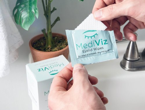 Mediviz Eyelid Cleanser Wipes – Gentle, Exfoliating, Hypoallergenic Eyelid Wipes – Cleansing Wipes for Itchy Eyes Helps Remove Lid Debris & Clear Crusted Matter – Eye Makeup Remover Wipes – (30 ct)