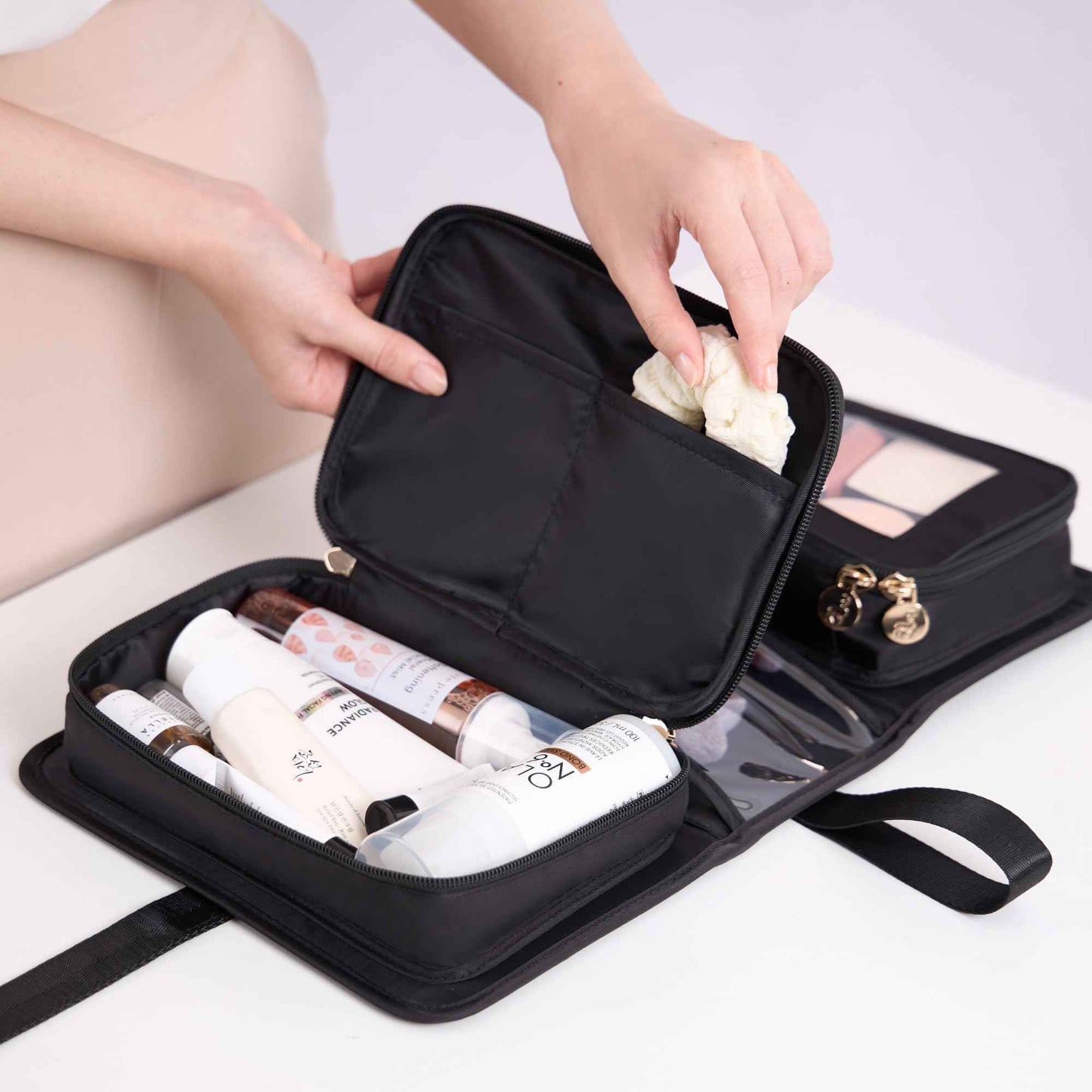 Travel Makeup Bag for Women for Cosmetics, Brushes, and Toiletries, Compact and Portable Makeup Organizer, Large Capacity Storage Cosmetic bag for Business, Vacation, or Weekend Traveling (Black)