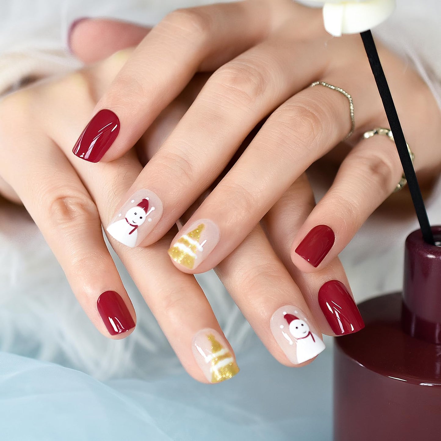 Pre-design Christmas Press On Nails with Snowman Golden Glitter Tree Short Squoval Red Nail Art Tips Salon Reusable Acrylic Manicure Glossy Stick On Nails Gifts for Women Girls