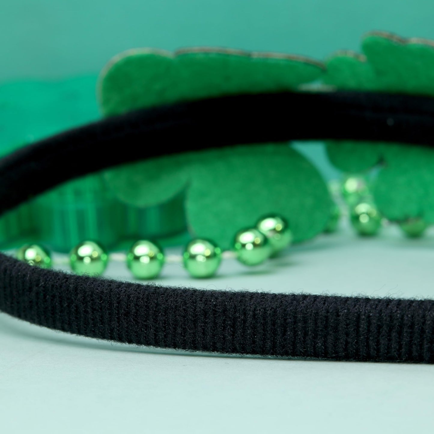 Needzo Saint Patrick's Day Shamrock Headband, St Patty's Party Accessories, One Size (Sparkly Green)