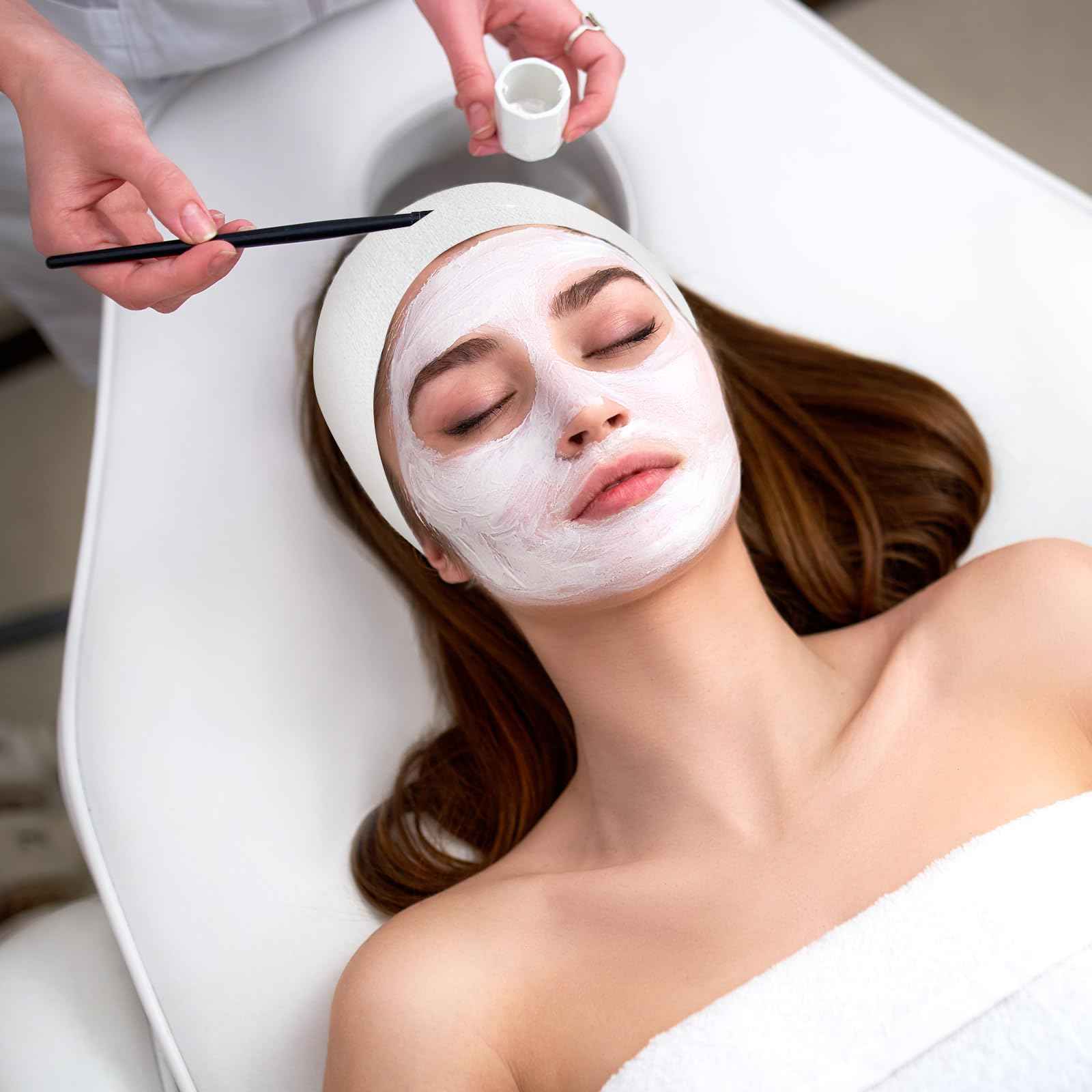 MBAIYO 150 Pcs Disposable Facial Spa Headbands, White Stretchable Non-Woven Fabric Facial Head Bands Soft Skin Care Hair Bands with Convenient Closure for Salons Makeup Skincare Fitness Travel